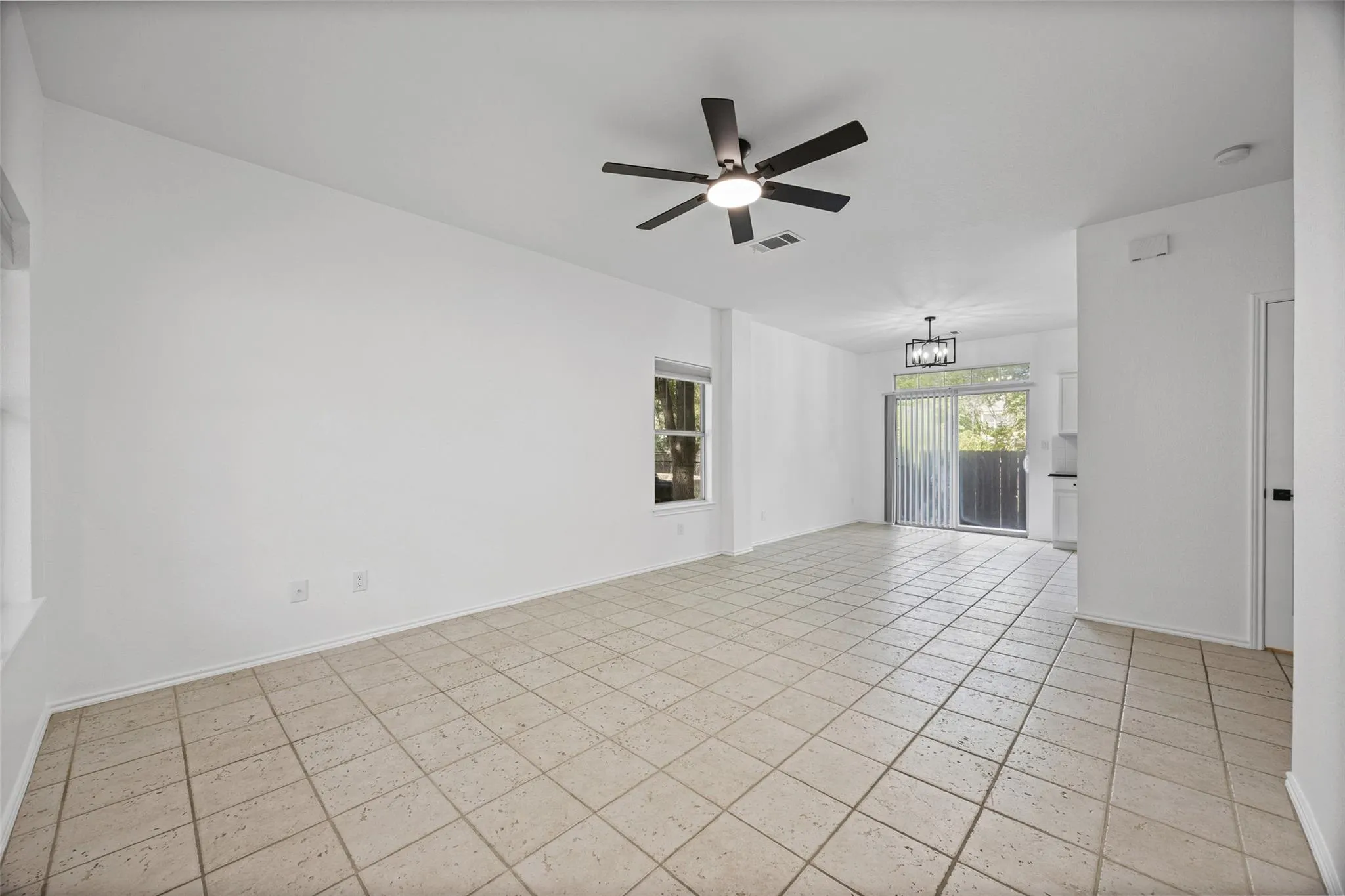 Photo 5 of 4501 WHISPERING VALLEY DR #29
