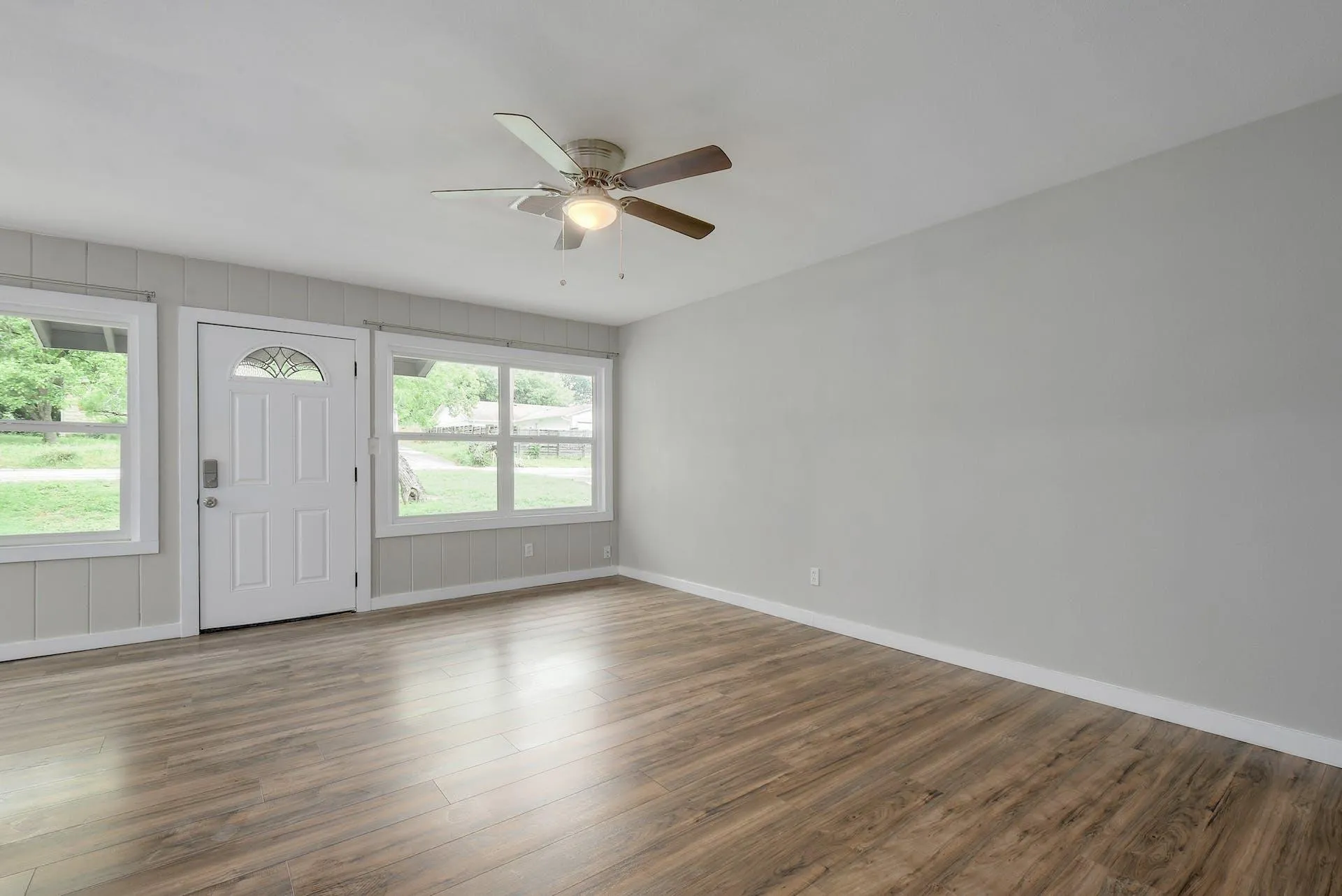 Photo 5 of 6301 ARNOLD DR #A