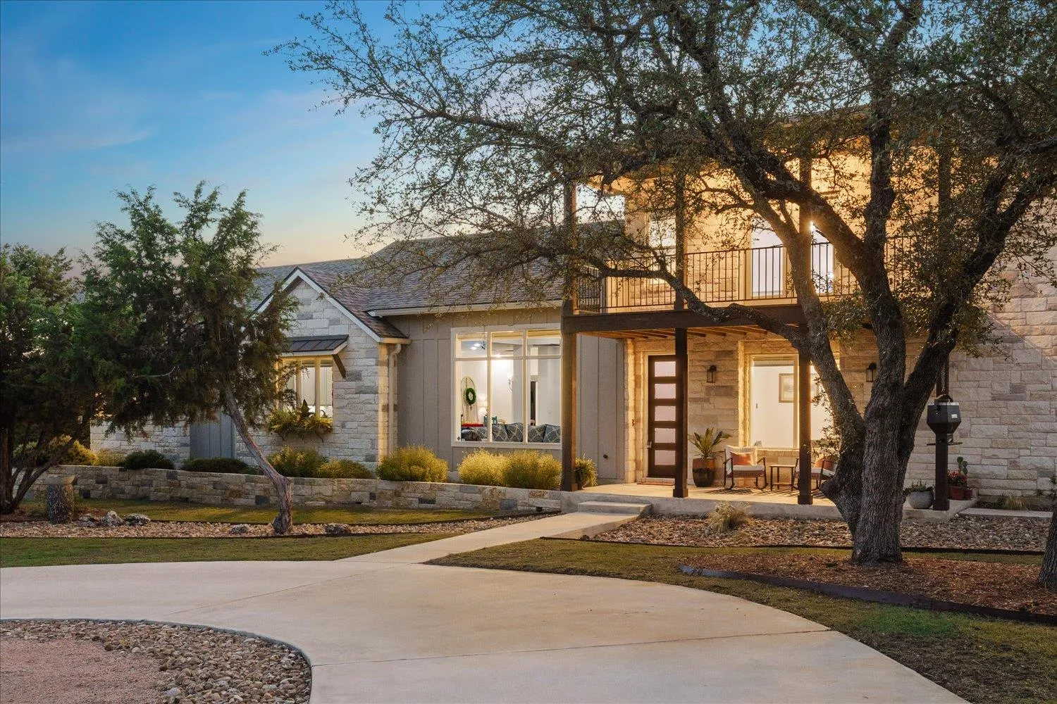 Photo 3 of 625B LAS COLINAS DR