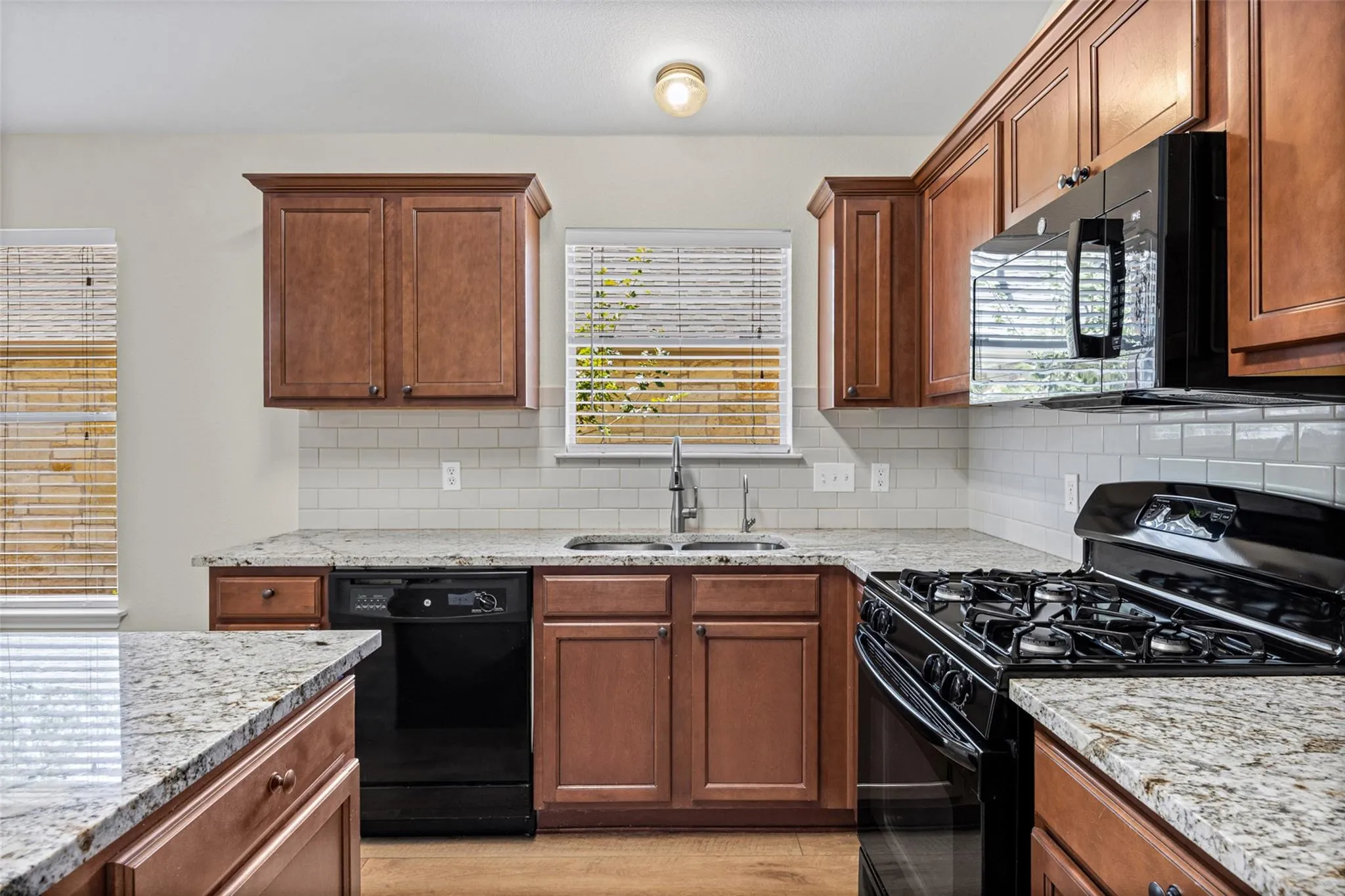 Photo 4 of 11917 BUZZ SCHNEIDER LN