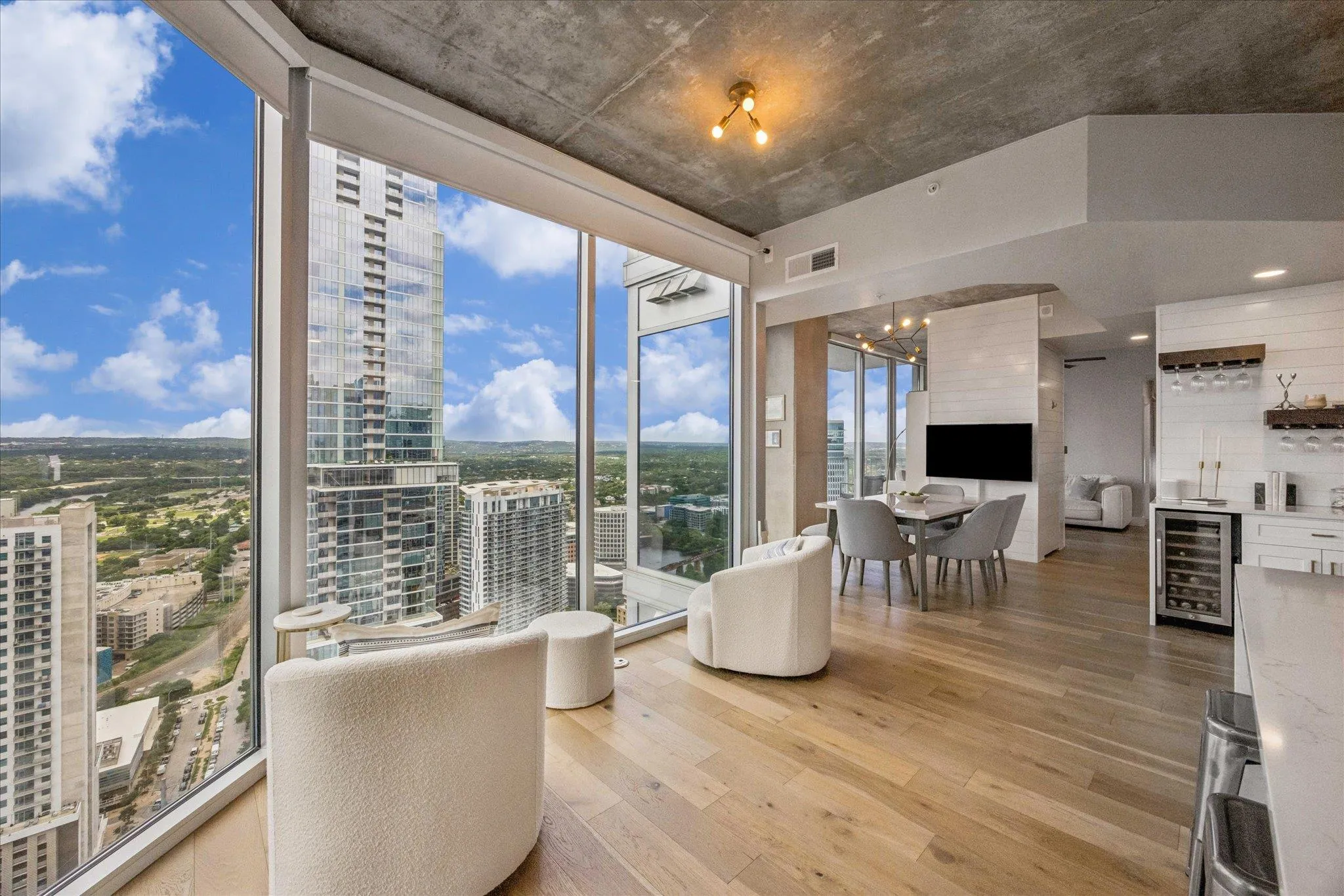 Photo 4 of 360 NUECES ST #3702
