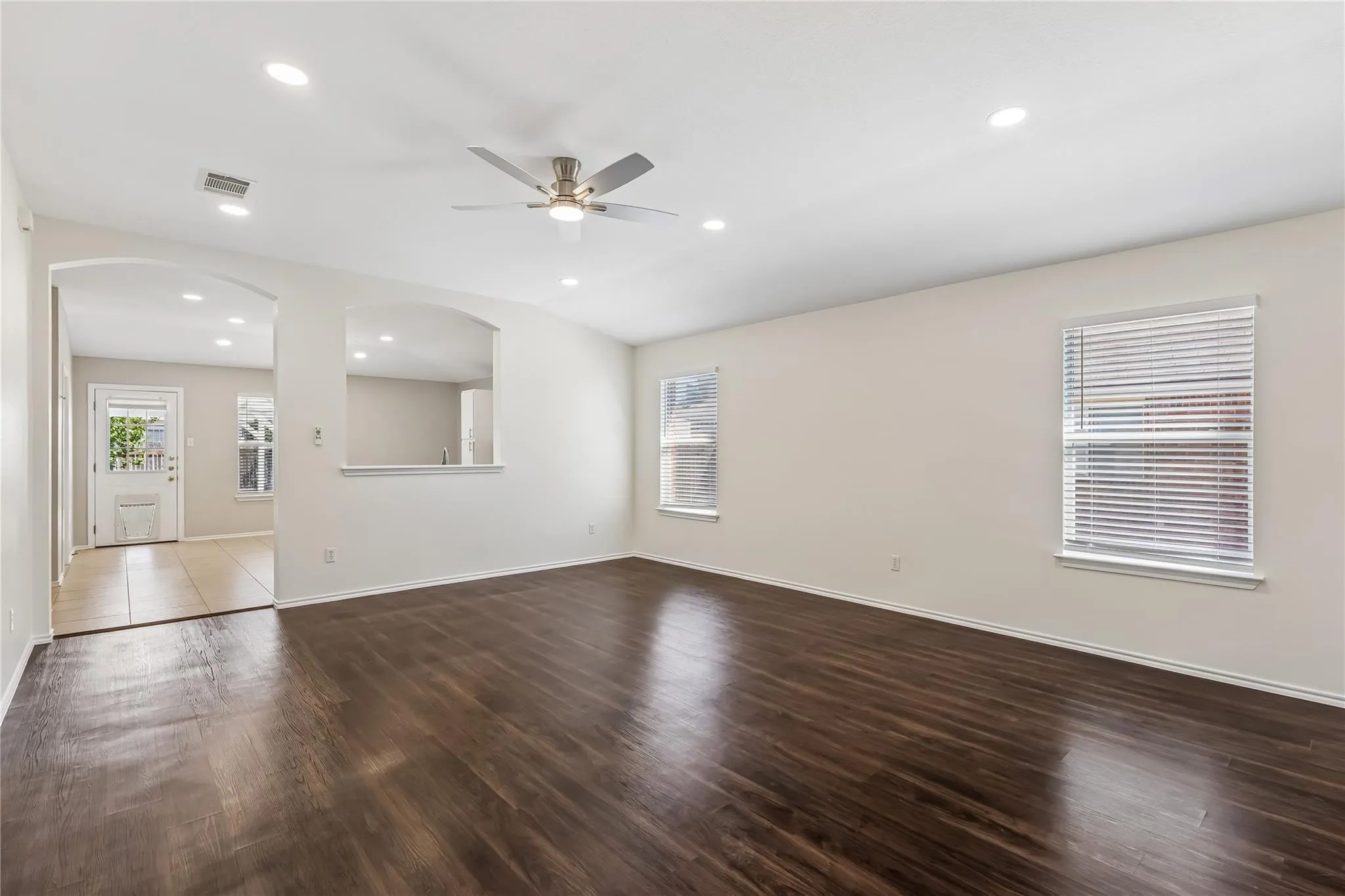 Photo 5 of 505 WASHINGTON SQUARE DR #1D
