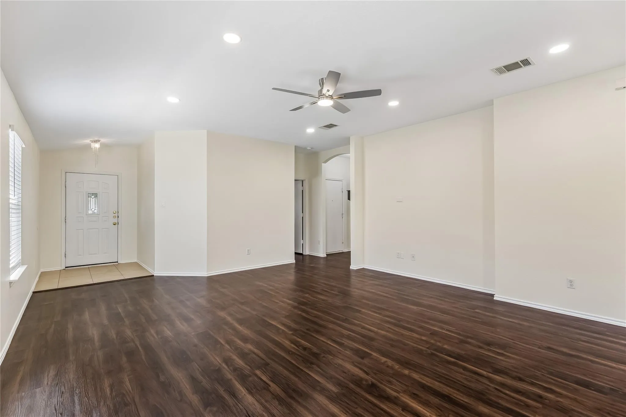 Photo 3 of 505 WASHINGTON SQUARE DR #1D