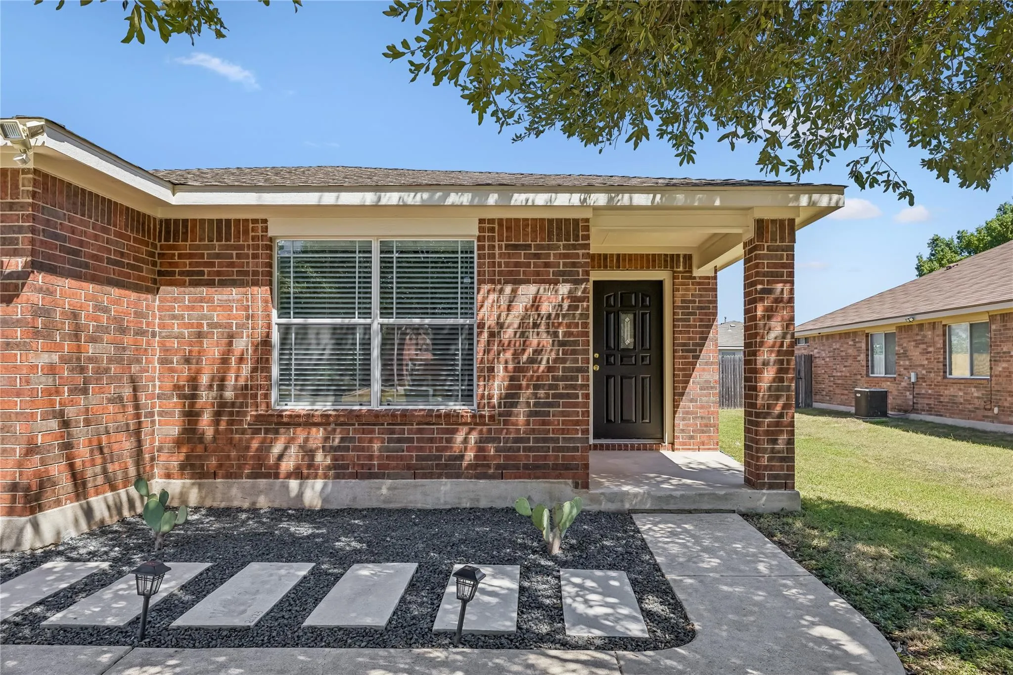 Photo of 505 WASHINGTON SQUARE DR, Leander, TX, 78641