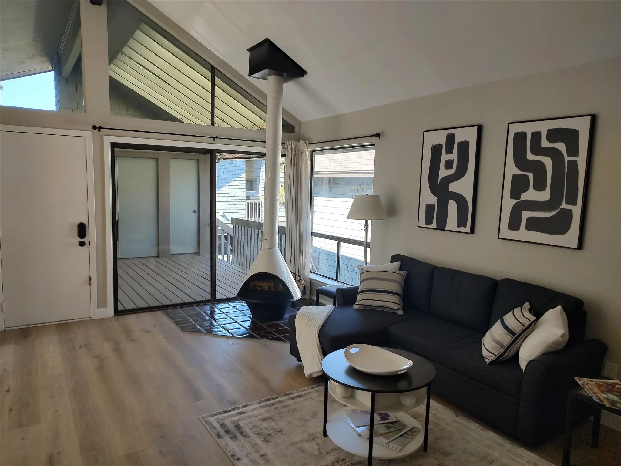 Photo 5 of 7122 WOOD HOLLOW DR #22