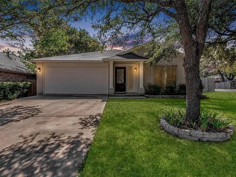Photo 2 of 16601 JADESTONE DR