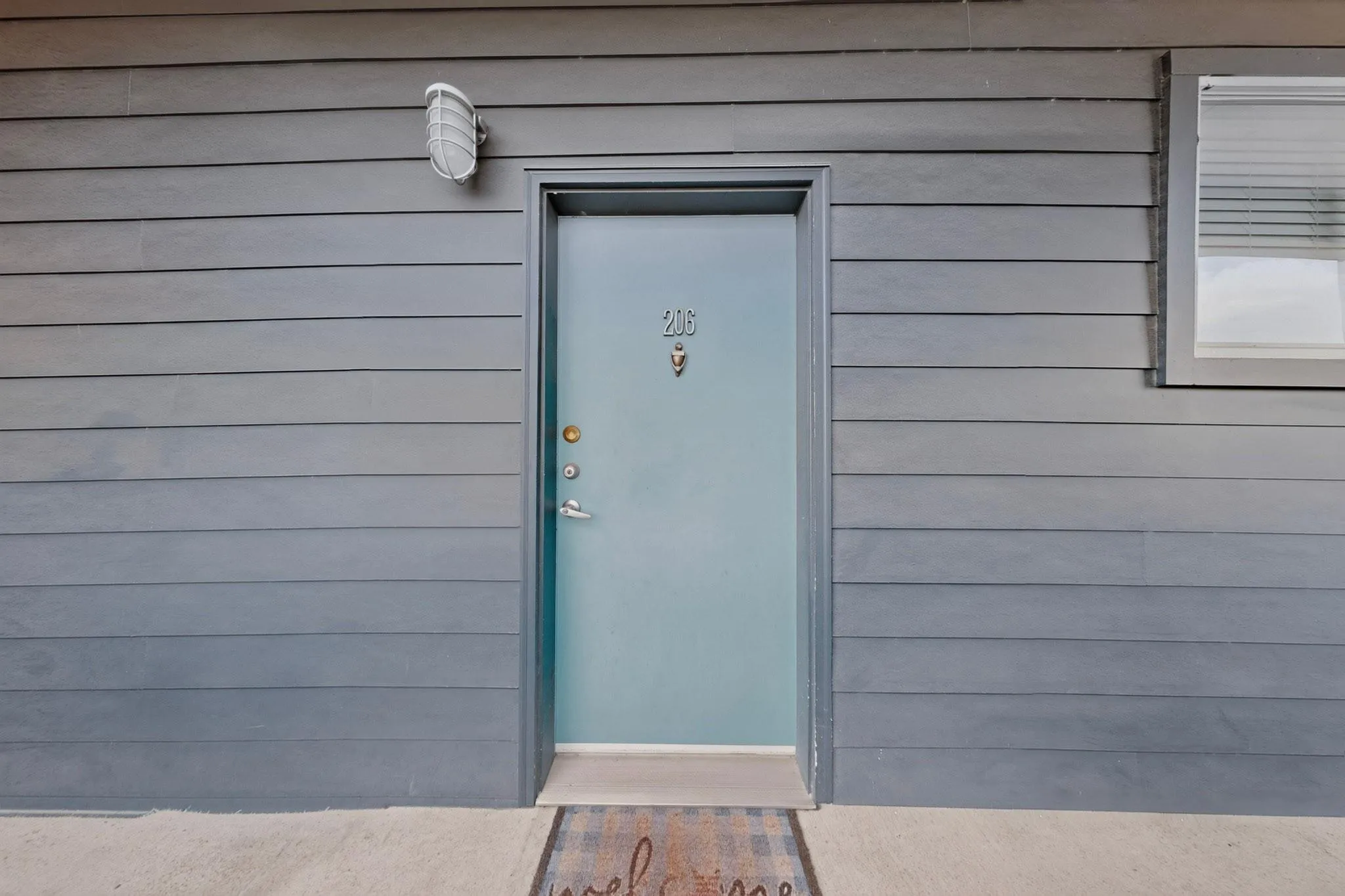 Photo 4 of 2931 E 12TH ST #206