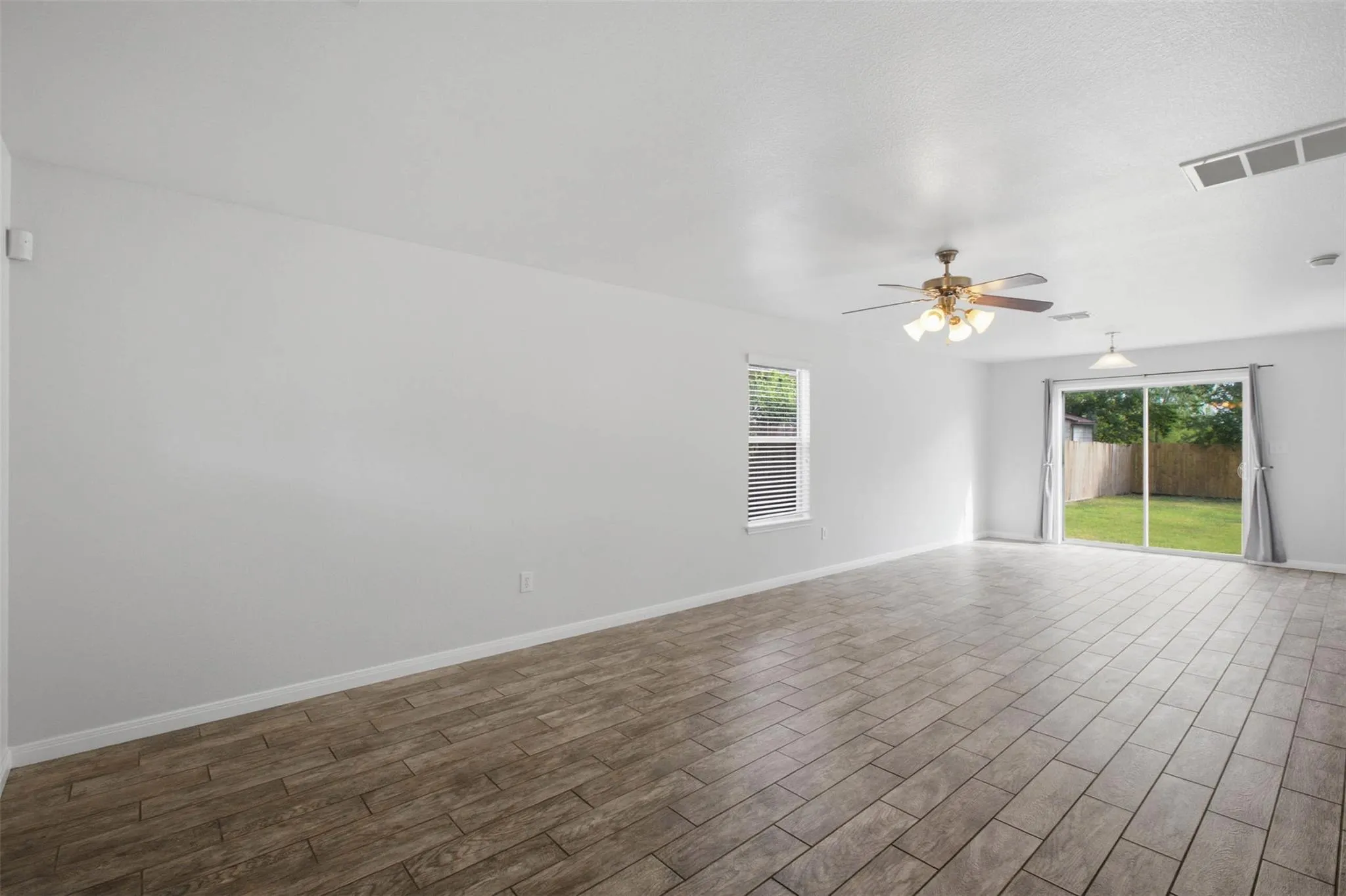 Photo 5 of 12704 SAINT THOMAS DR