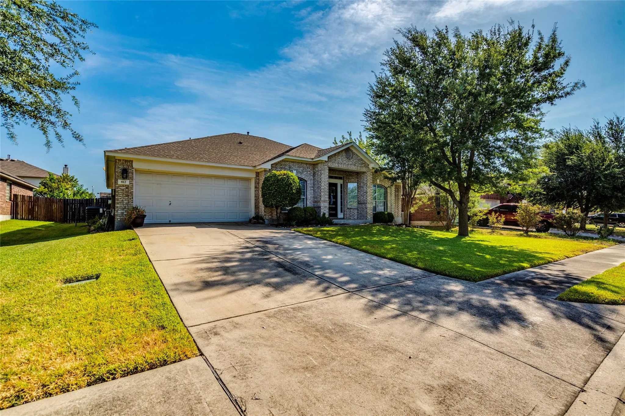 Photo 5 of 812 DOVER CASTLE LN