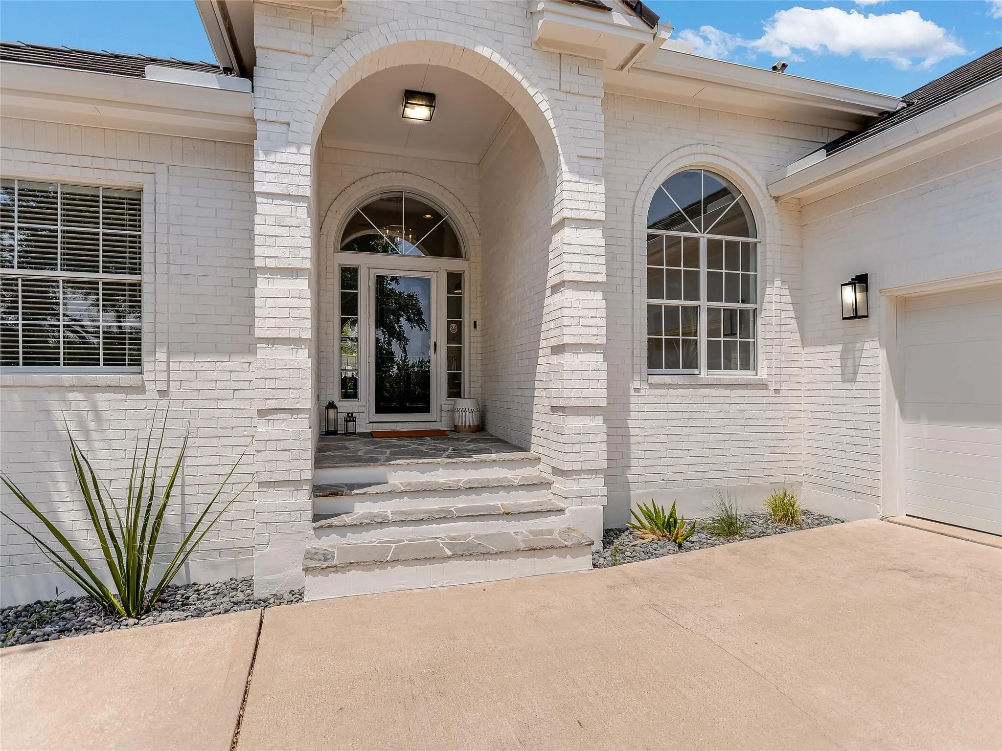 Photo 4 of 75 THE HILLS DR