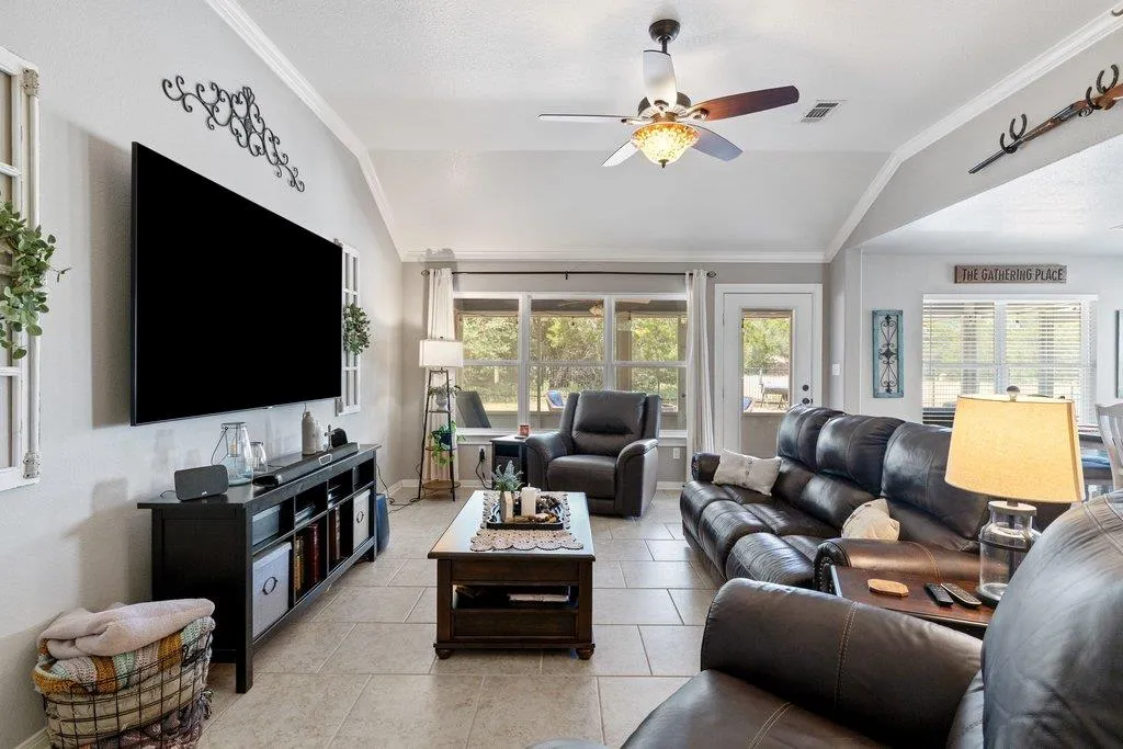 Photo 4 of 8 STONE CREEK CIR