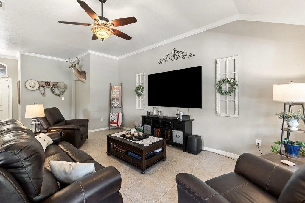Photo 5 of 8 STONE CREEK CIR
