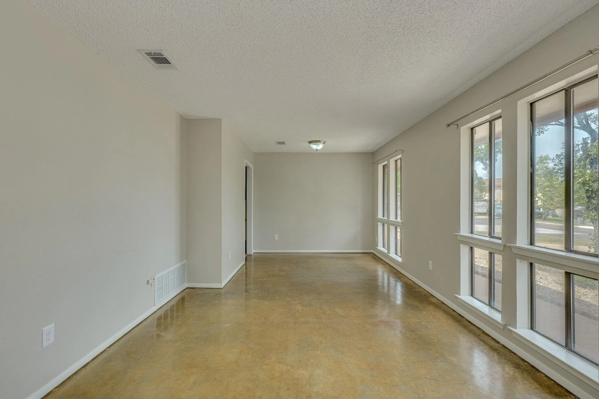 Photo 5 of 7505 HILL MEADOW CIR