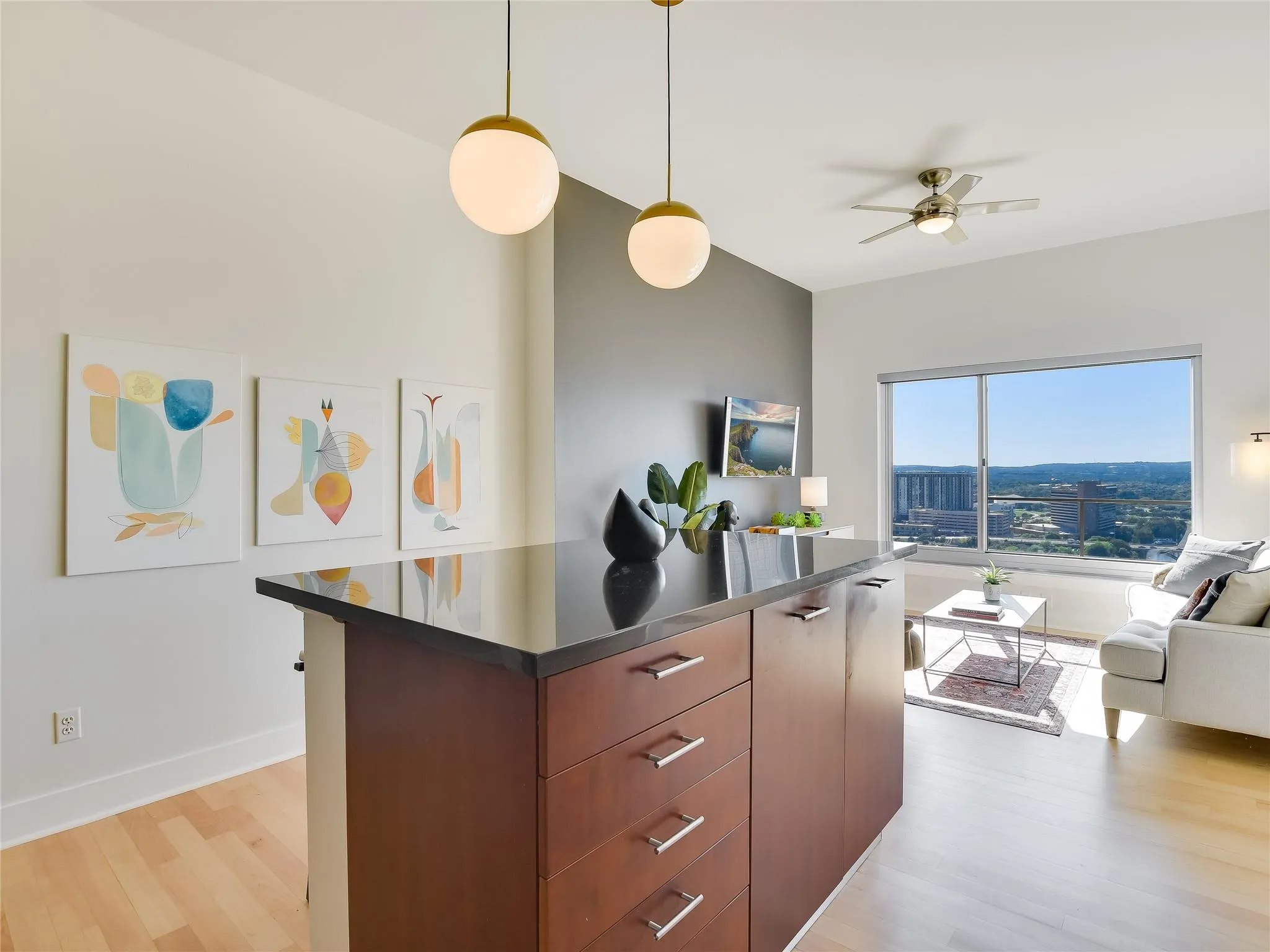 Photo 5 of 603 DAVIS ST #2001