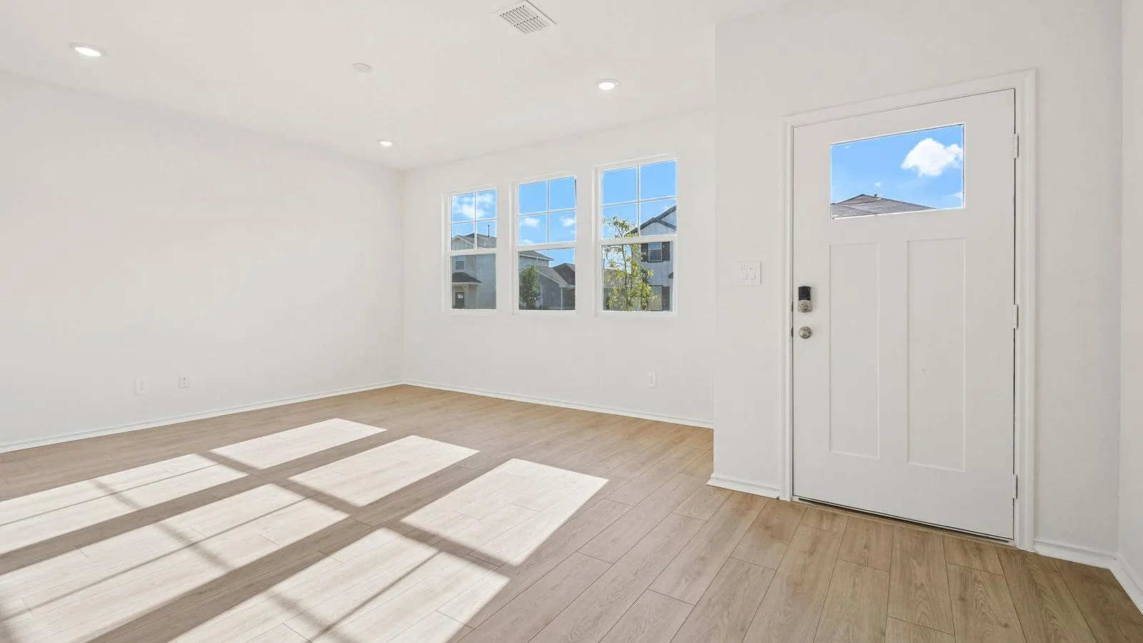 Photo 4 of 326 GEORGE NEGGAN LN