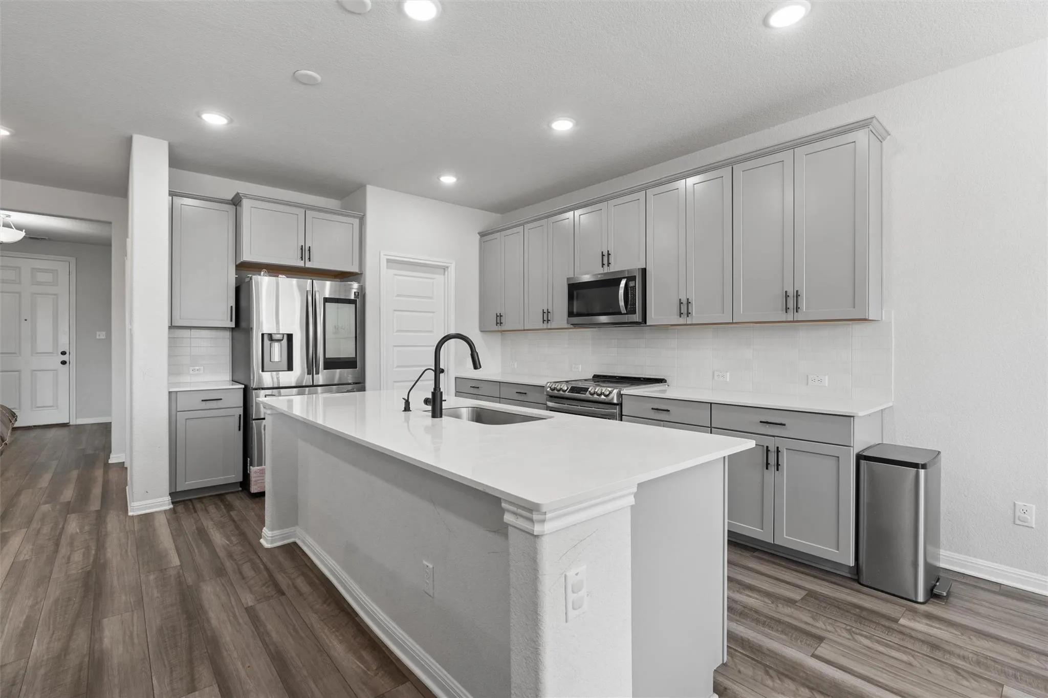 Photo 3 of 17717 ZINFANDEL DR