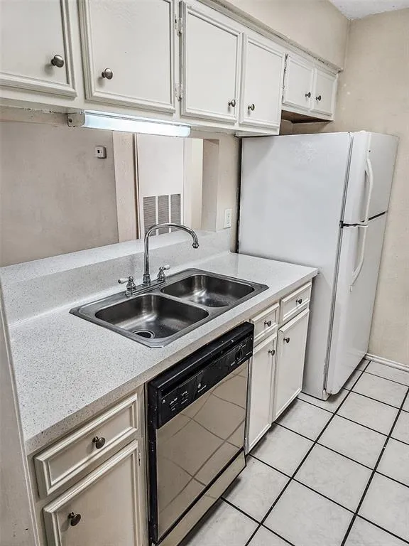 Photo of 2706 SALADO ST #303, Austin, 78705