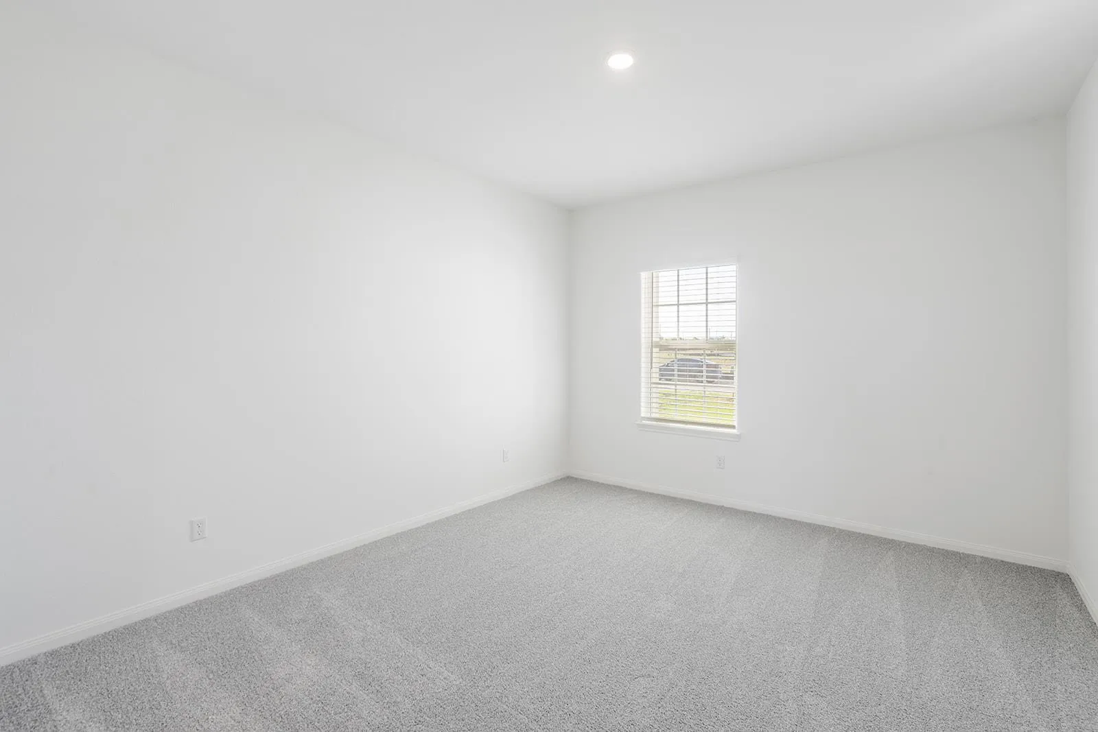 Photo 5 of 261 W LUNA BLUE LN