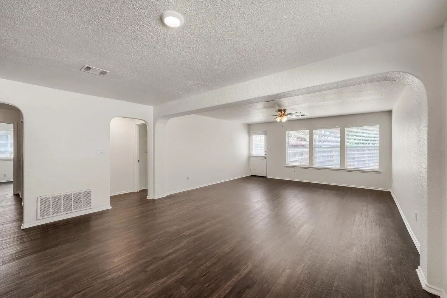 Photo 5 of 15003 NORDYKE LN