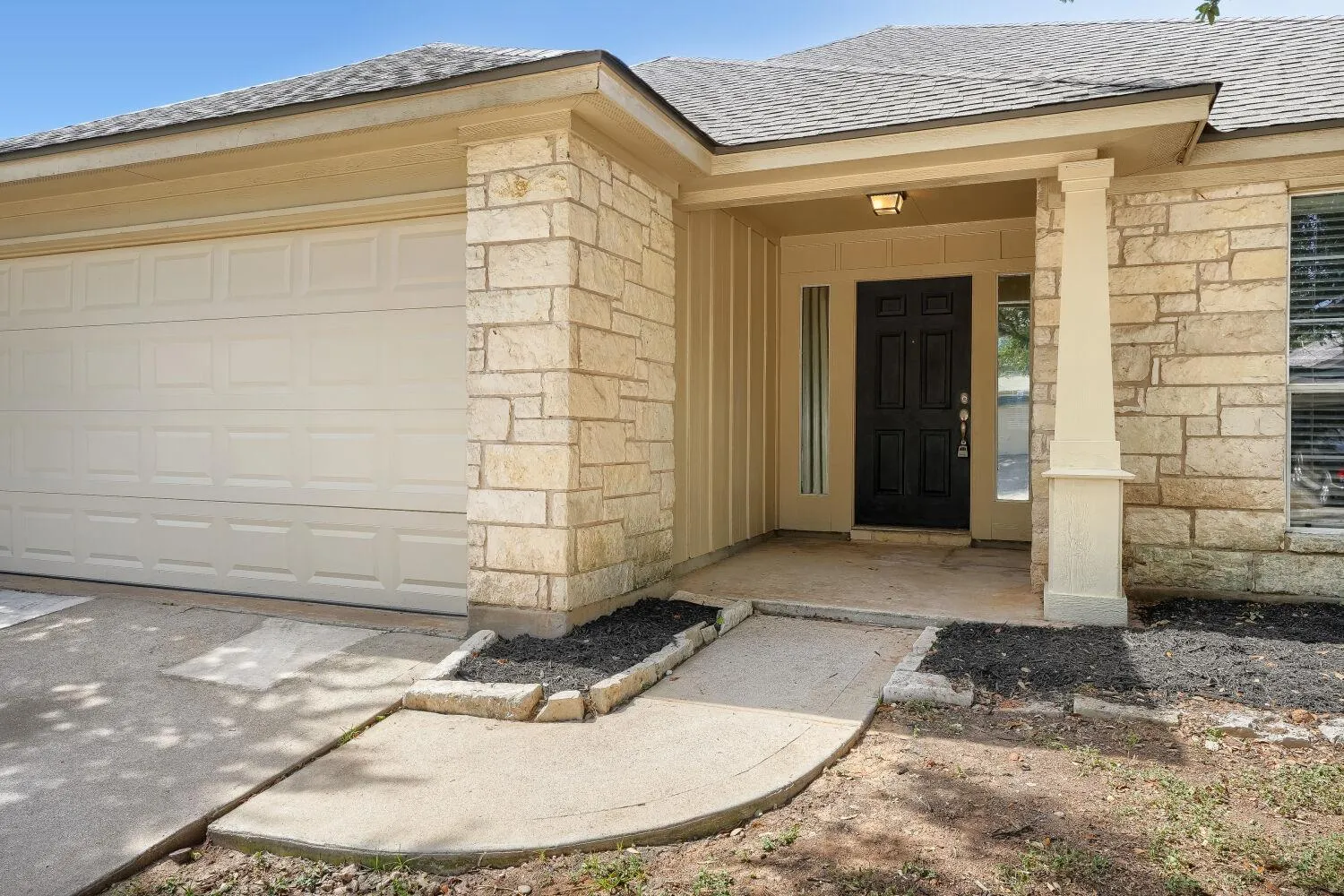 Photo 4 of 15003 NORDYKE LN