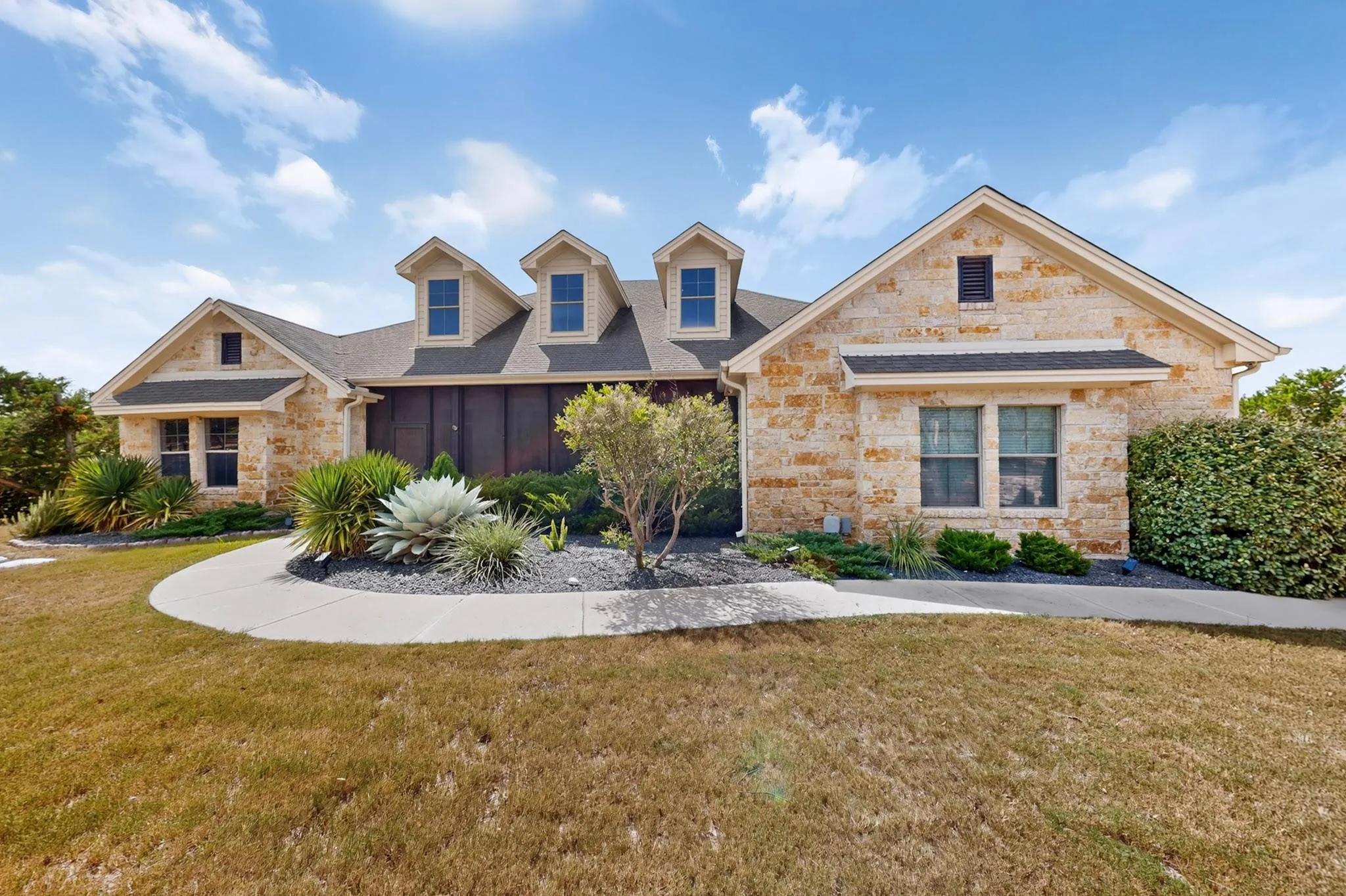 Photo 2 of 302 HIGH PLAINS DR