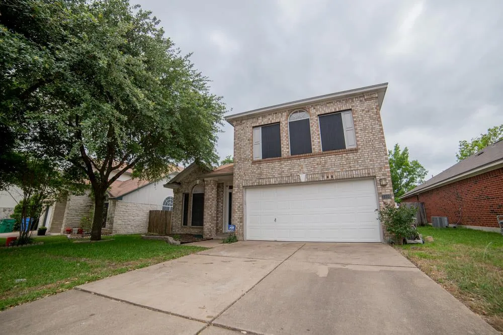 Photo 2 of 3109 SAULS DR
