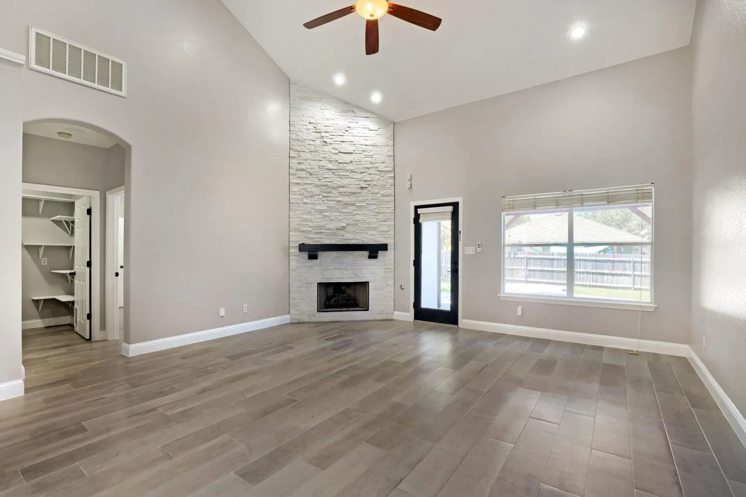 Photo 5 of 18652 E DRY POND DR