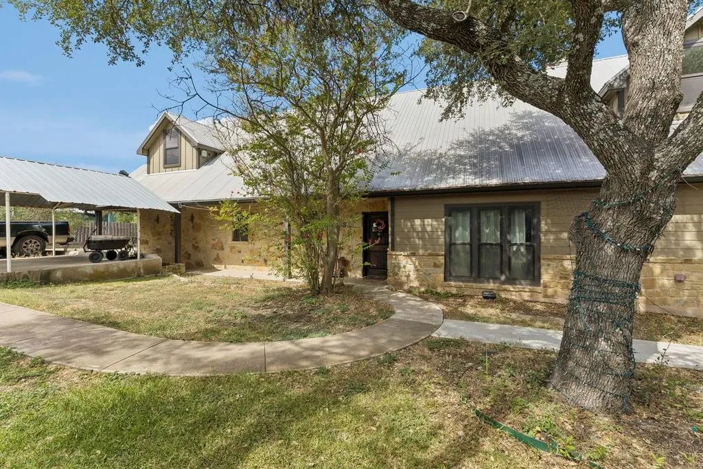 Photo of 10111 SIGNAL HILL RD, Austin, TX, 78737
