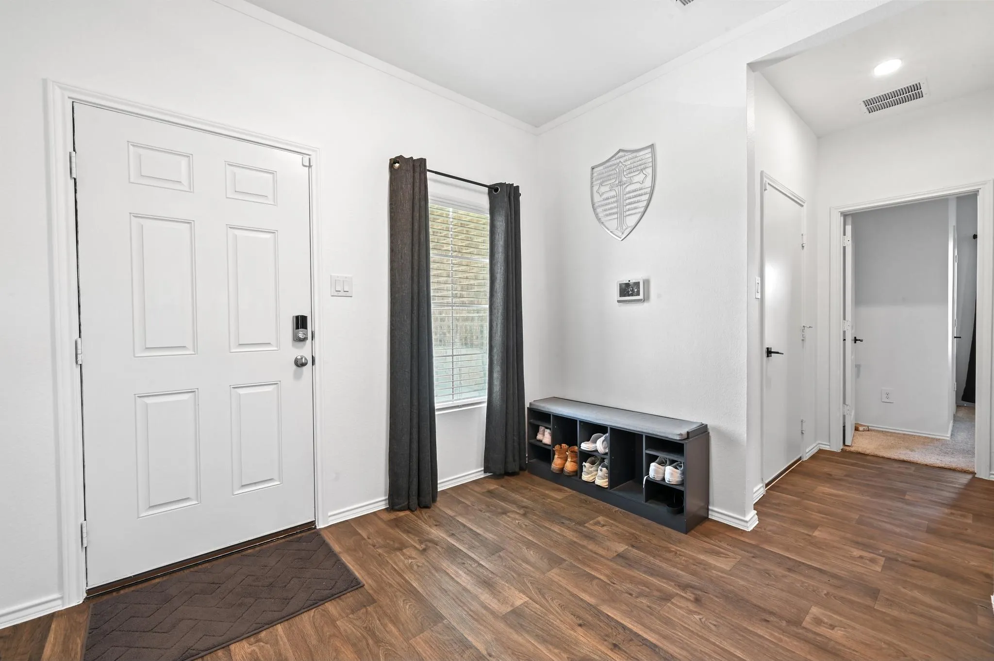 Photo 5 of 405 W ANDOVER LN