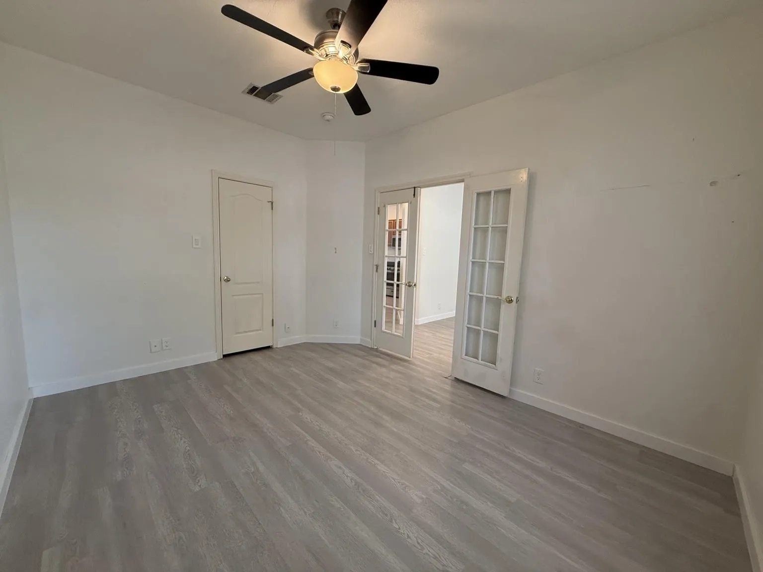 Photo 3 of 8505 CHAT LN