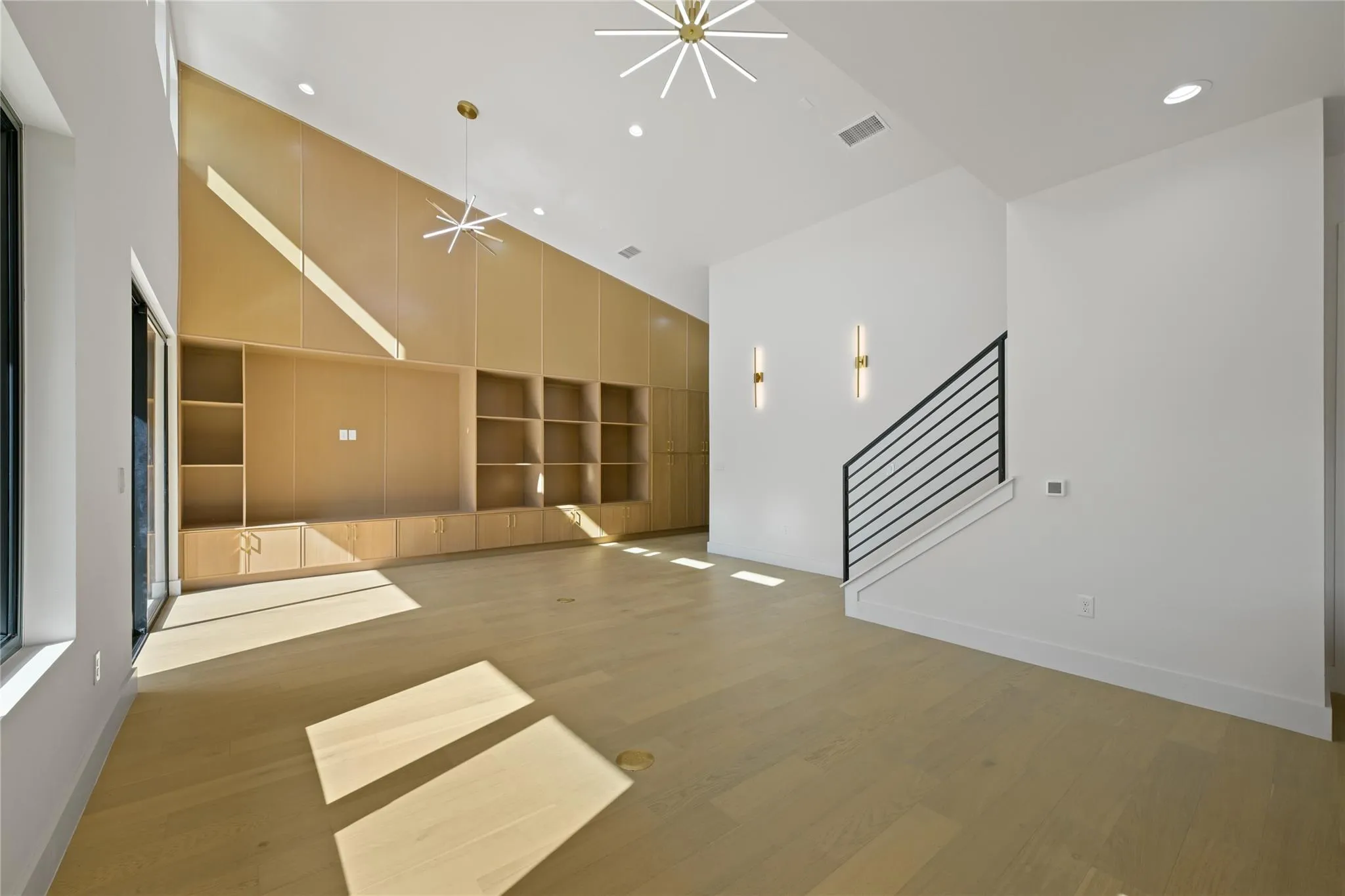 Photo 3 of 1606 CEDAR AVE #A
