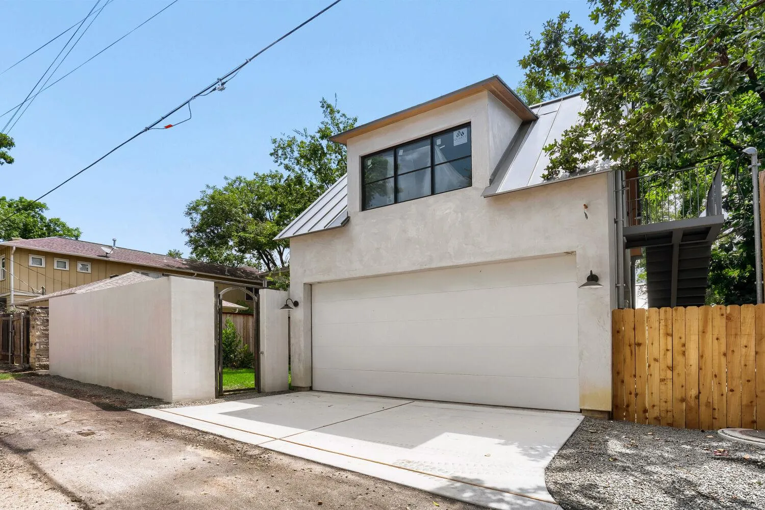 Photo 5 of 1104 MAUFRAIS ST