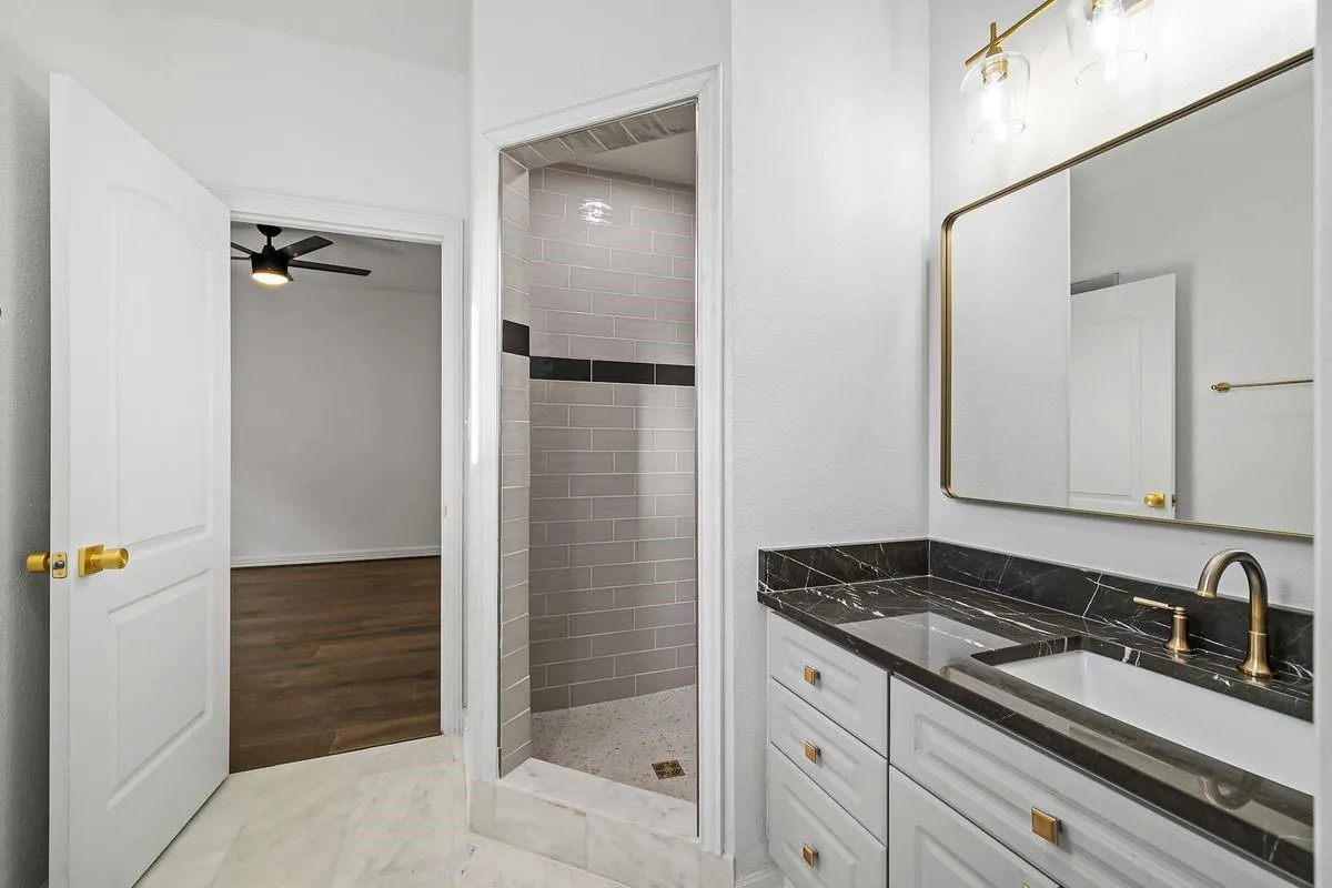 Photo 4 of 1701 SPYGLASS DR #2