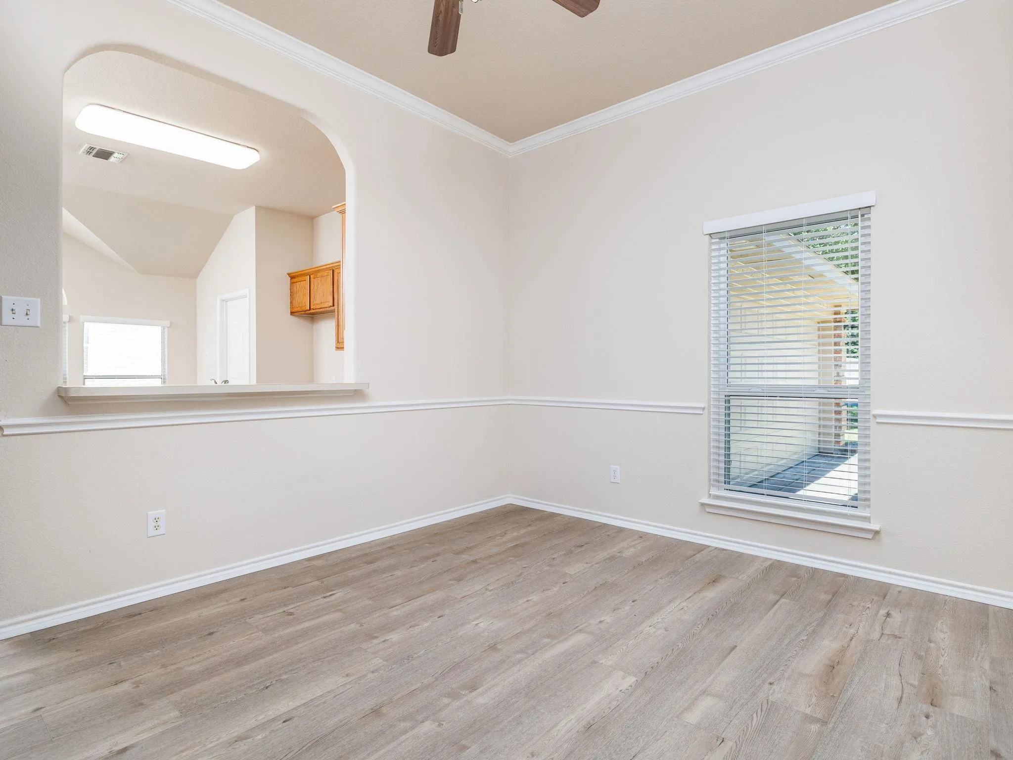 Photo 5 of 1216 HEPPNER DR