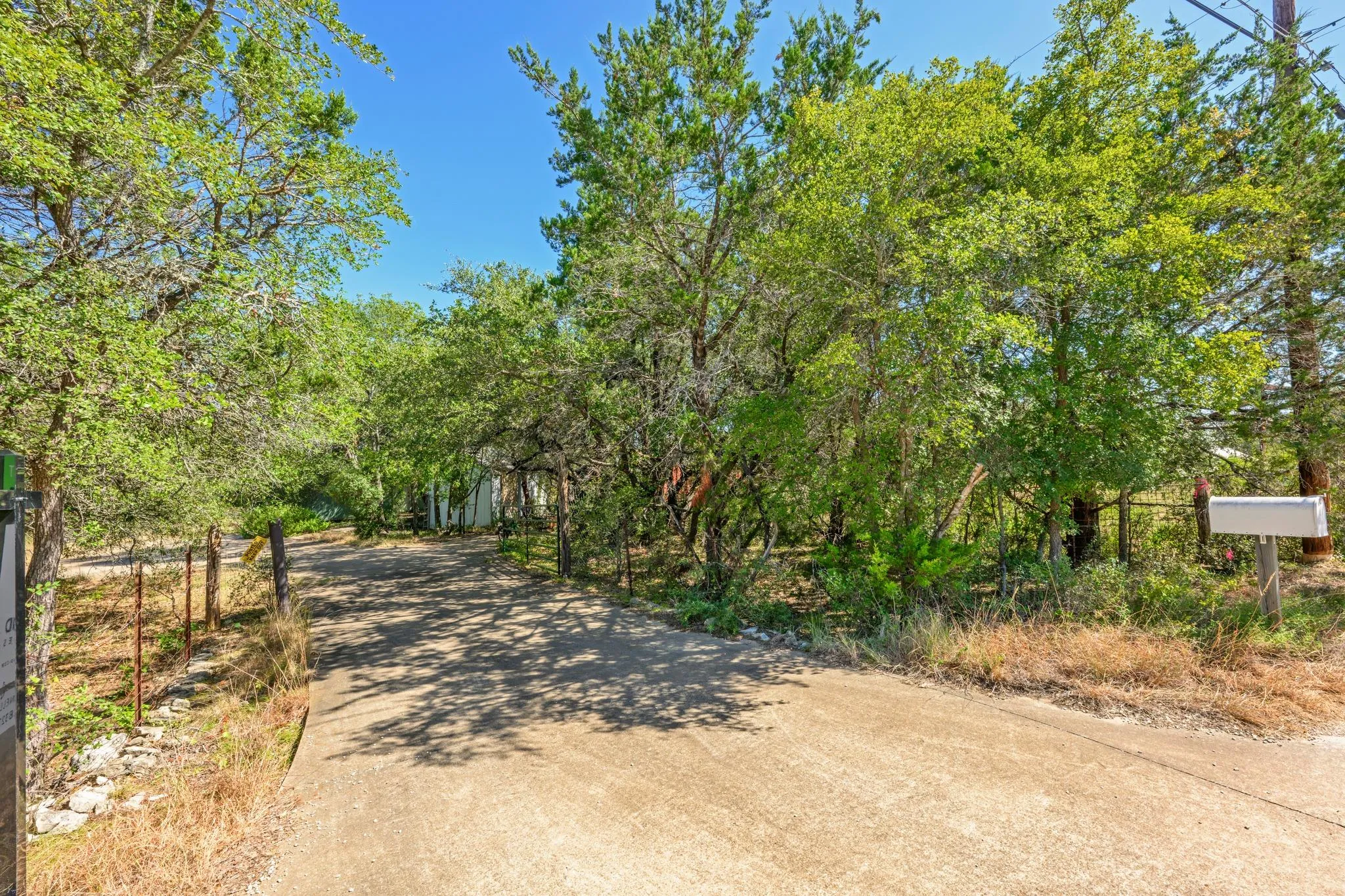 Photo 2 of 12716 PAULS VALLEY RD