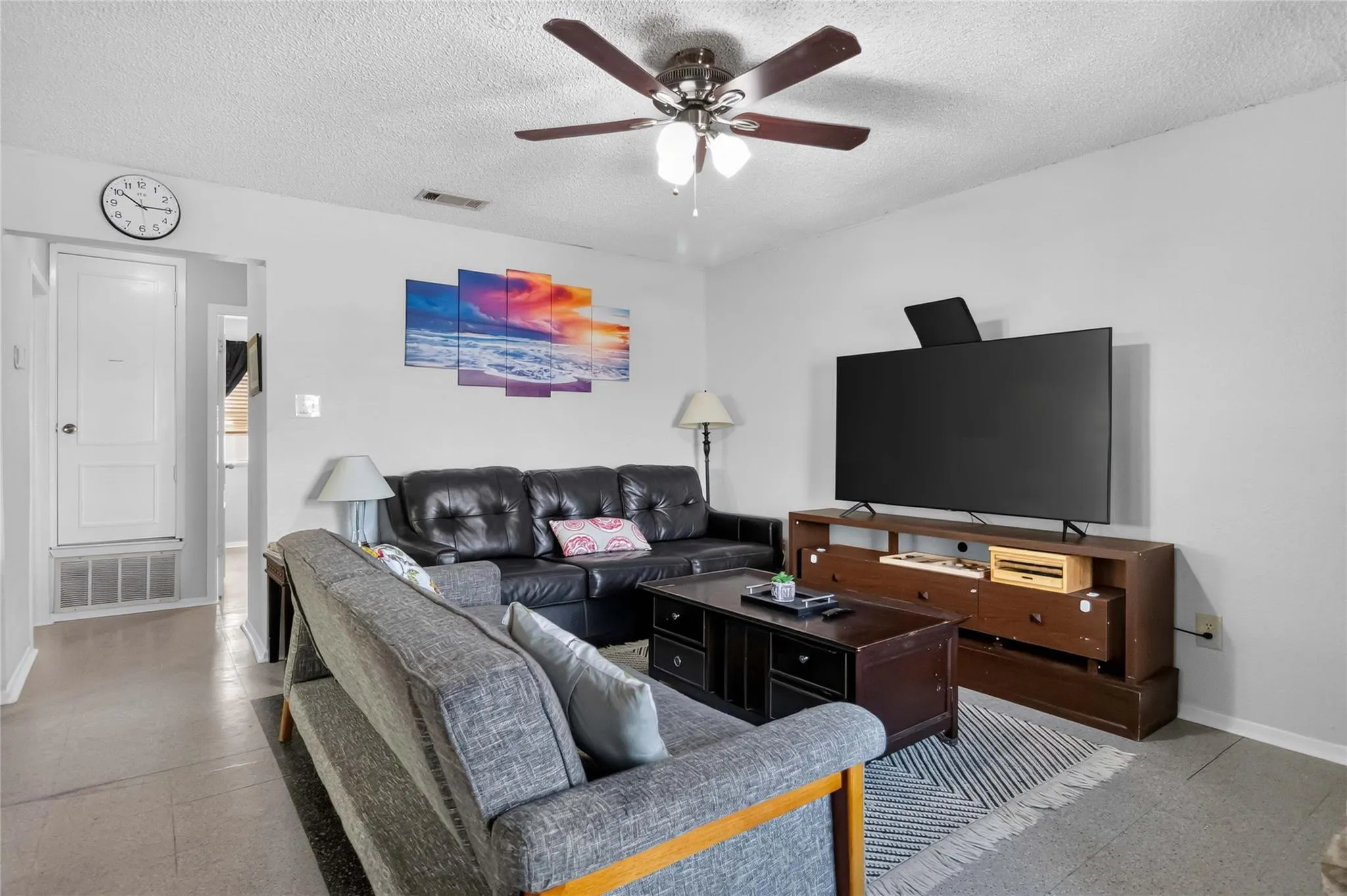 Photo 4 of 811 BRACEWOOD CIR