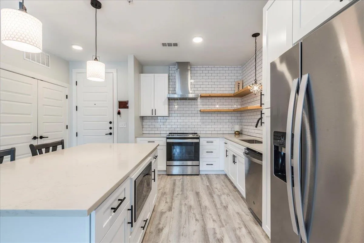 Photo of 3101 GOVALLE AVE #220, Austin, TX, 78702