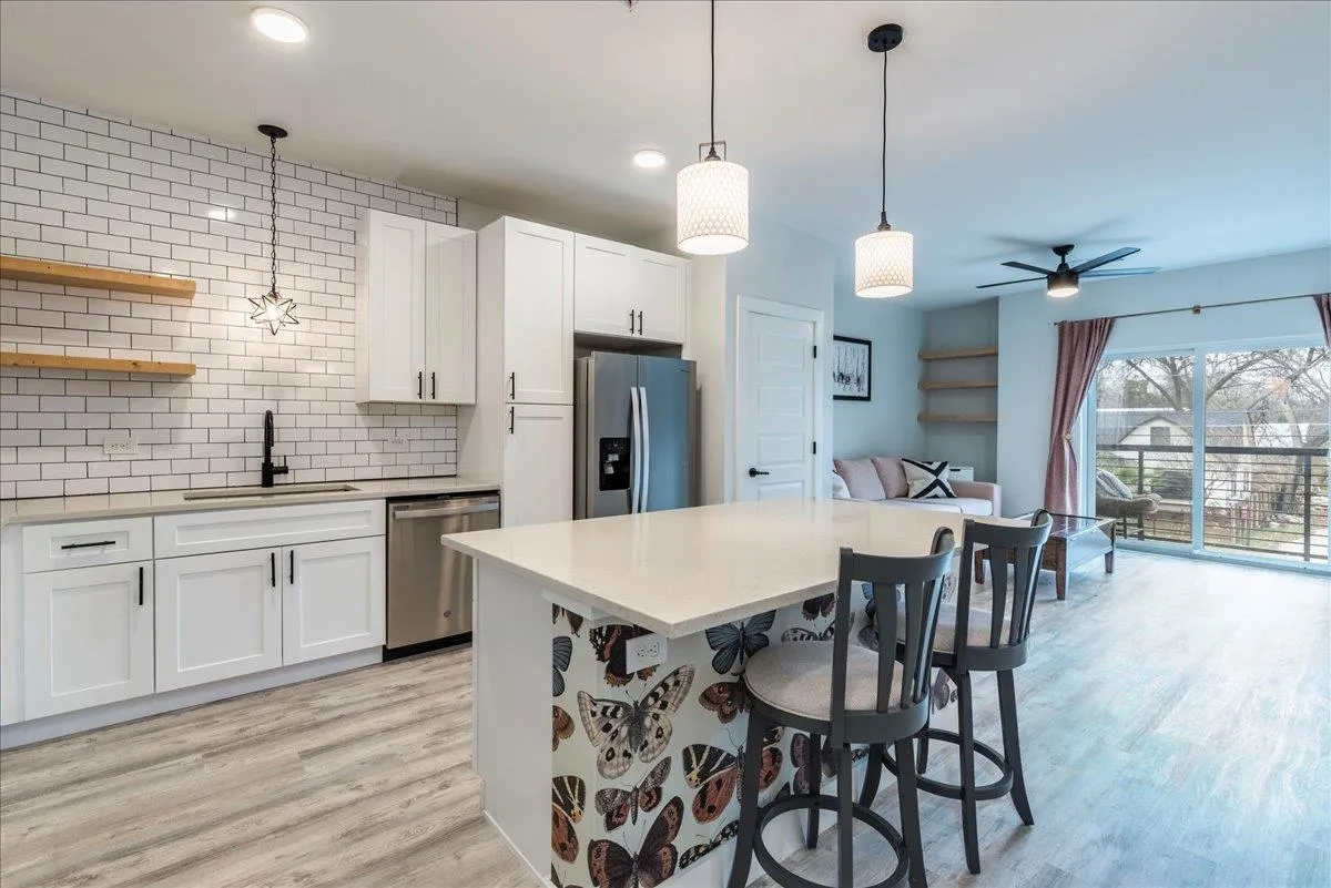 Photo 2 of 3101 GOVALLE AVE #220