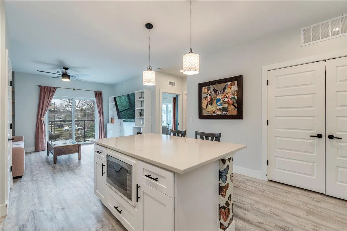 Photo 4 of 3101 GOVALLE AVE #220