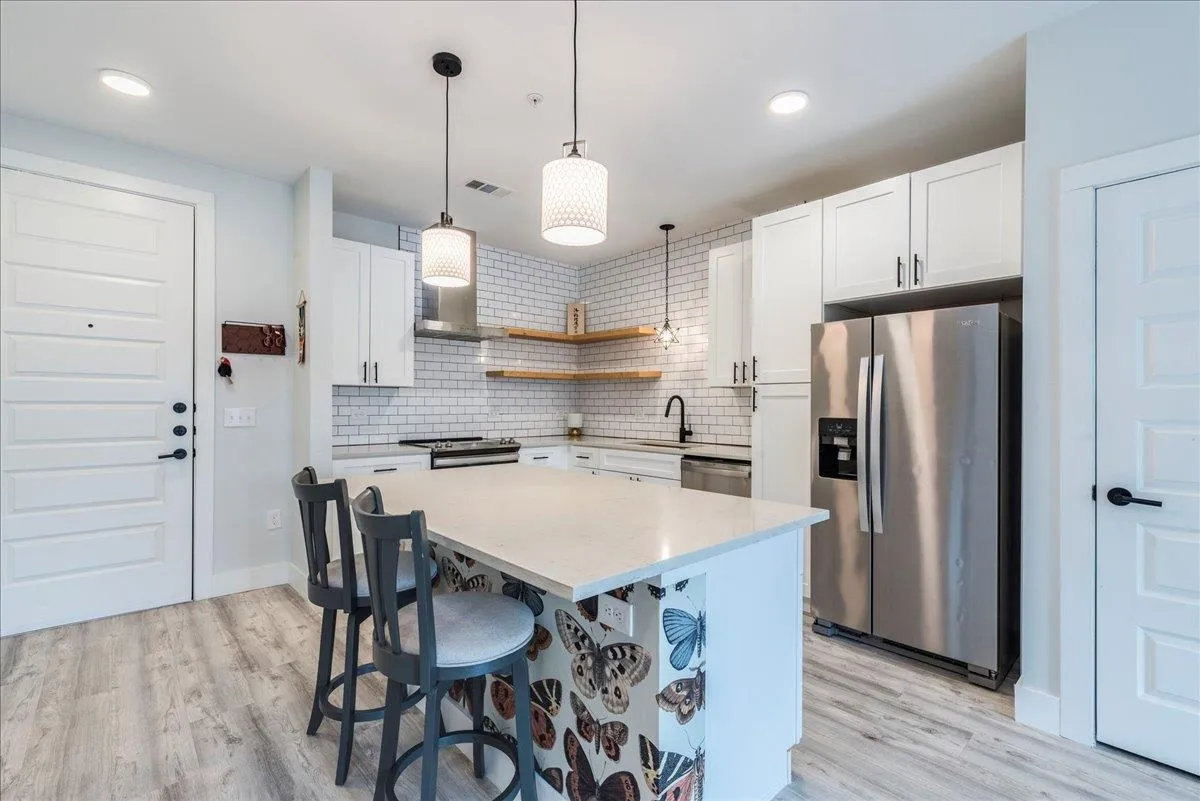 Photo 3 of 3101 GOVALLE AVE #220