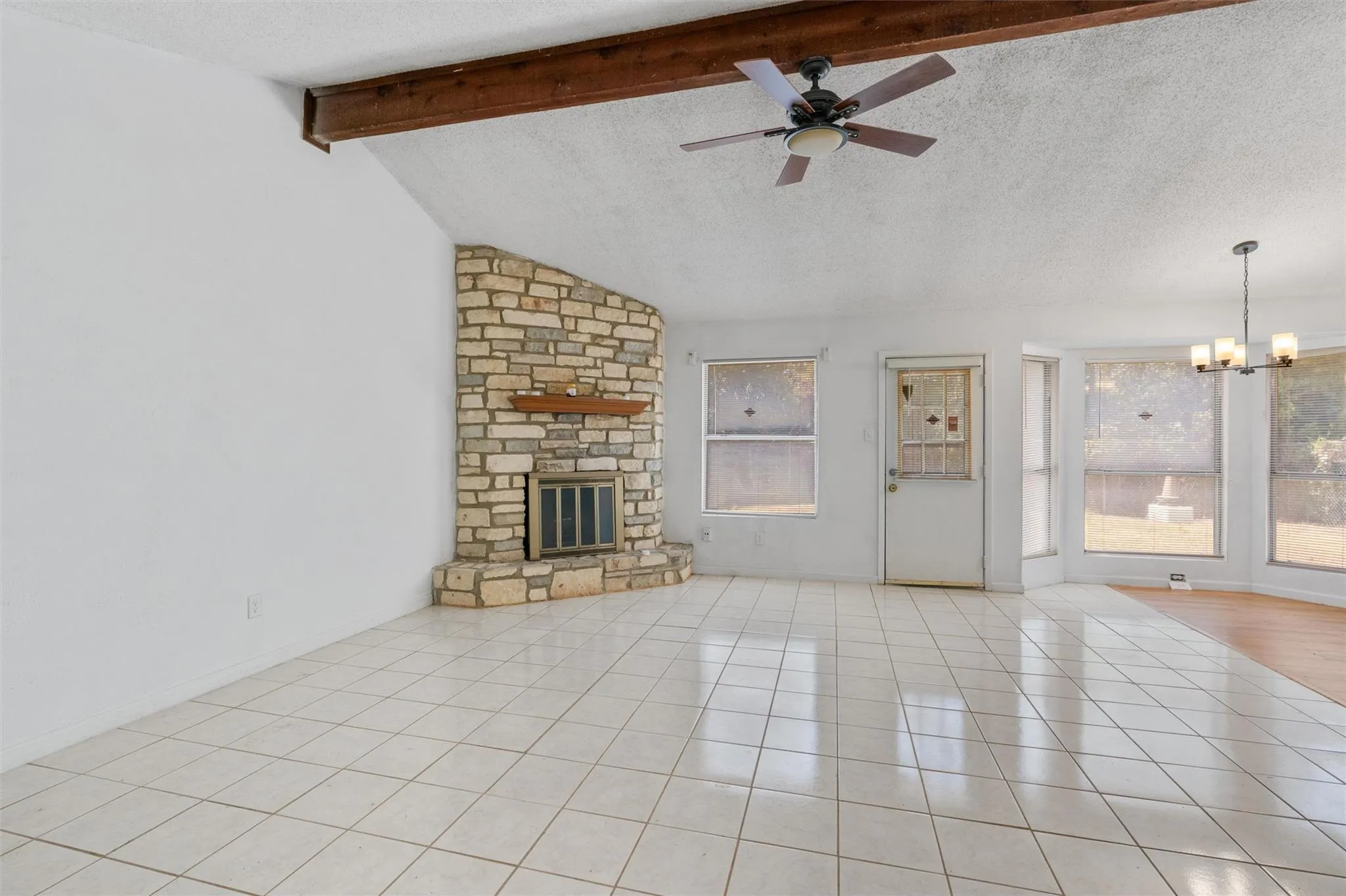 Photo 3 of 5408 KING HENRY DR