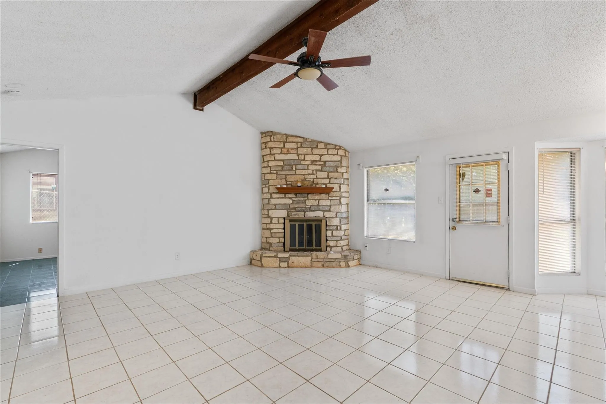 Photo 4 of 5408 KING HENRY DR
