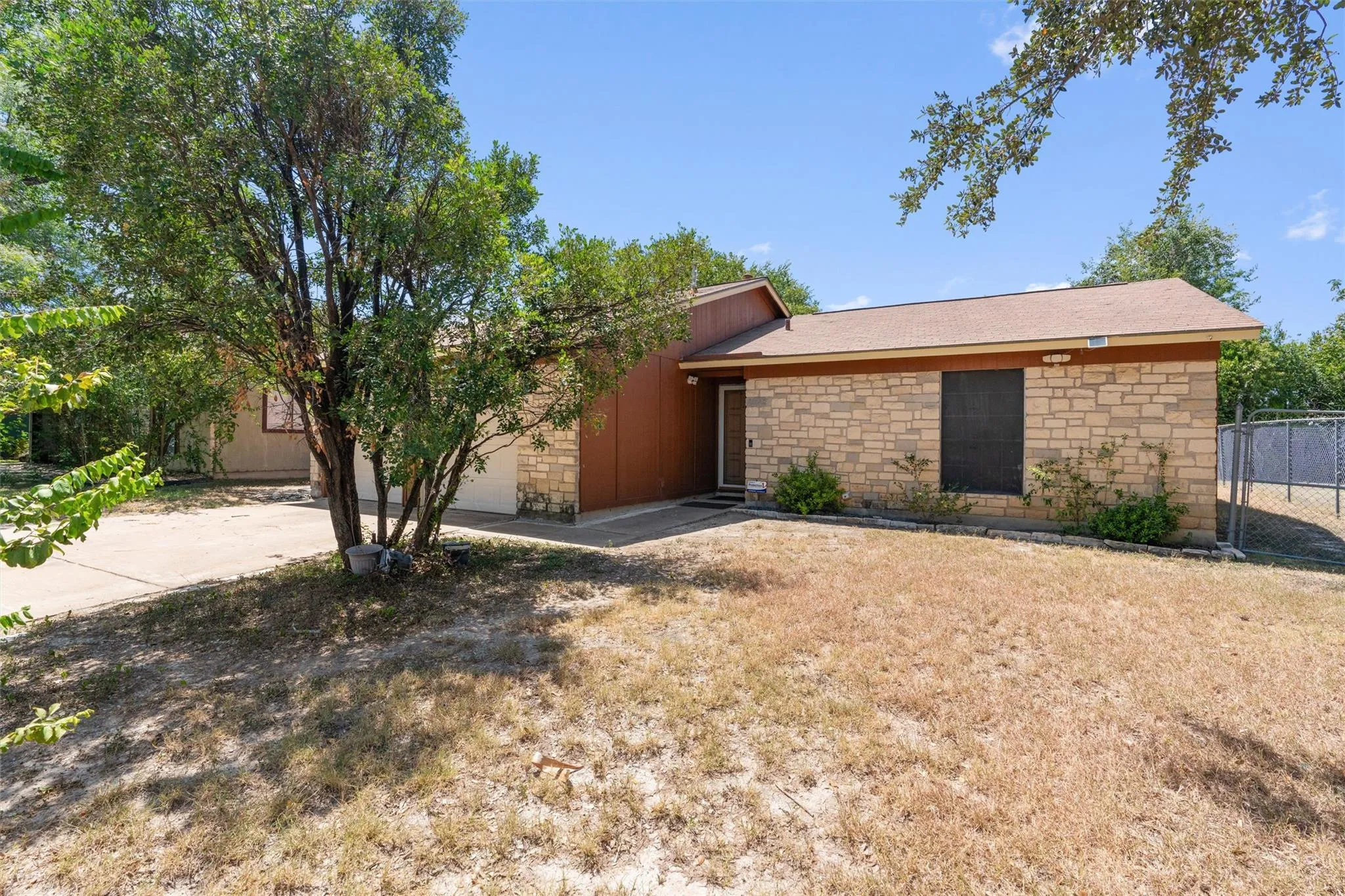Photo of 5408 KING HENRY DR, Austin, TX, 78724
