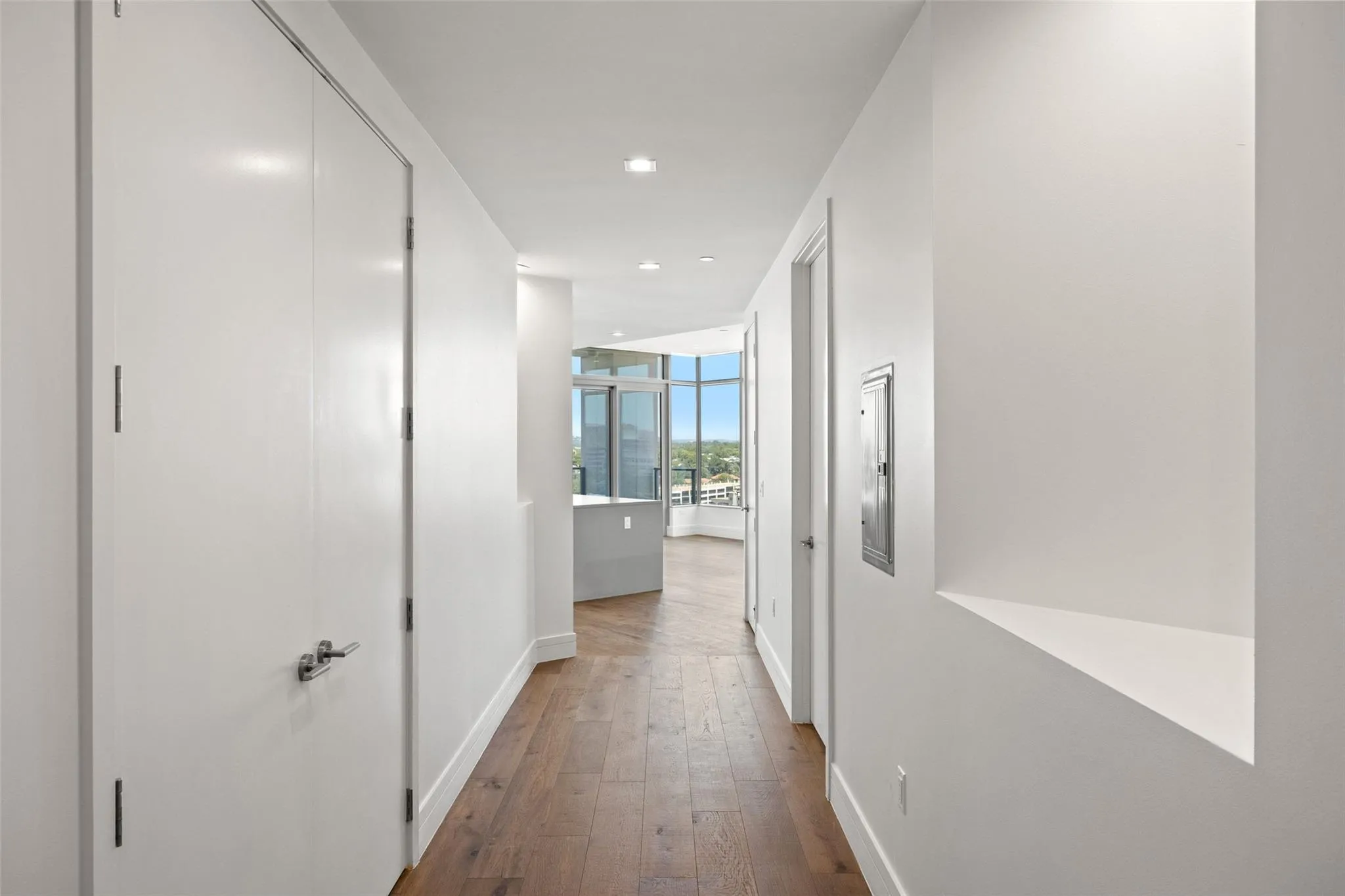 Photo 5 of 501 WEST AVE #1304