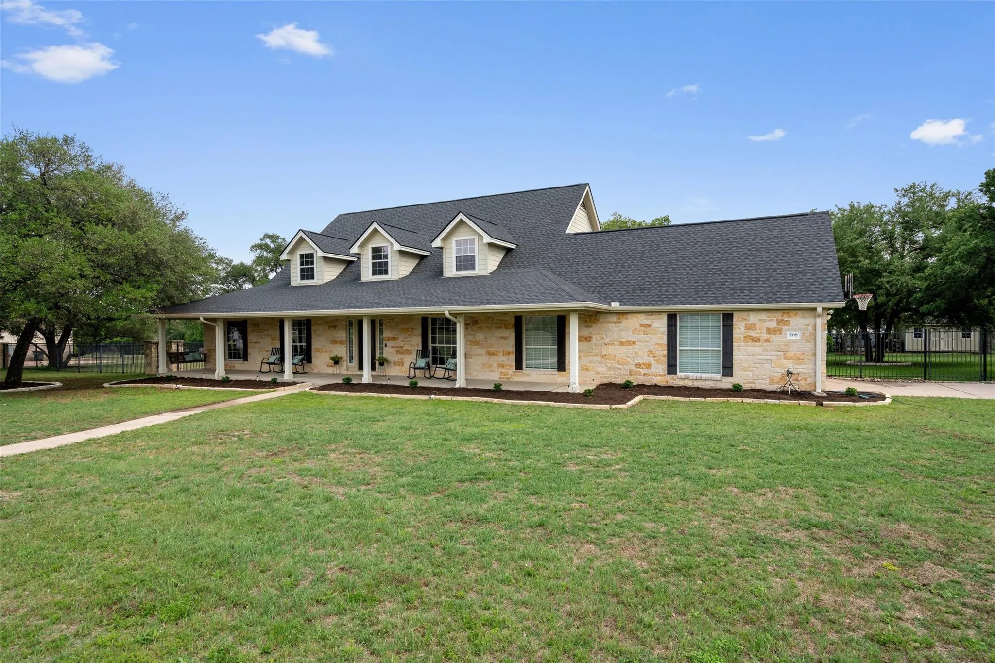 Photo 3 of 208 NEAL DR