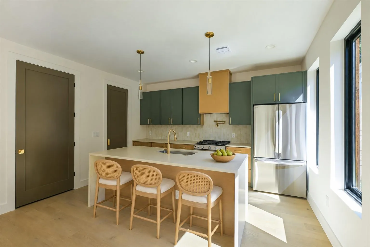 Photo 5 of 1606 CEDAR AVE #B