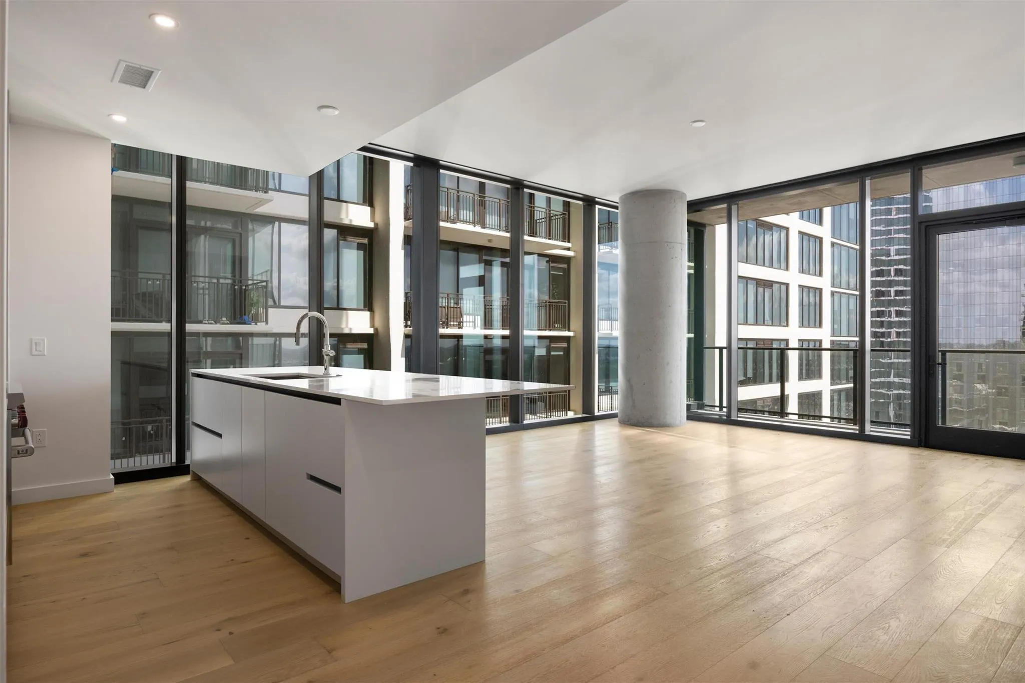 Photo 5 of 610 DAVIS ST #2408