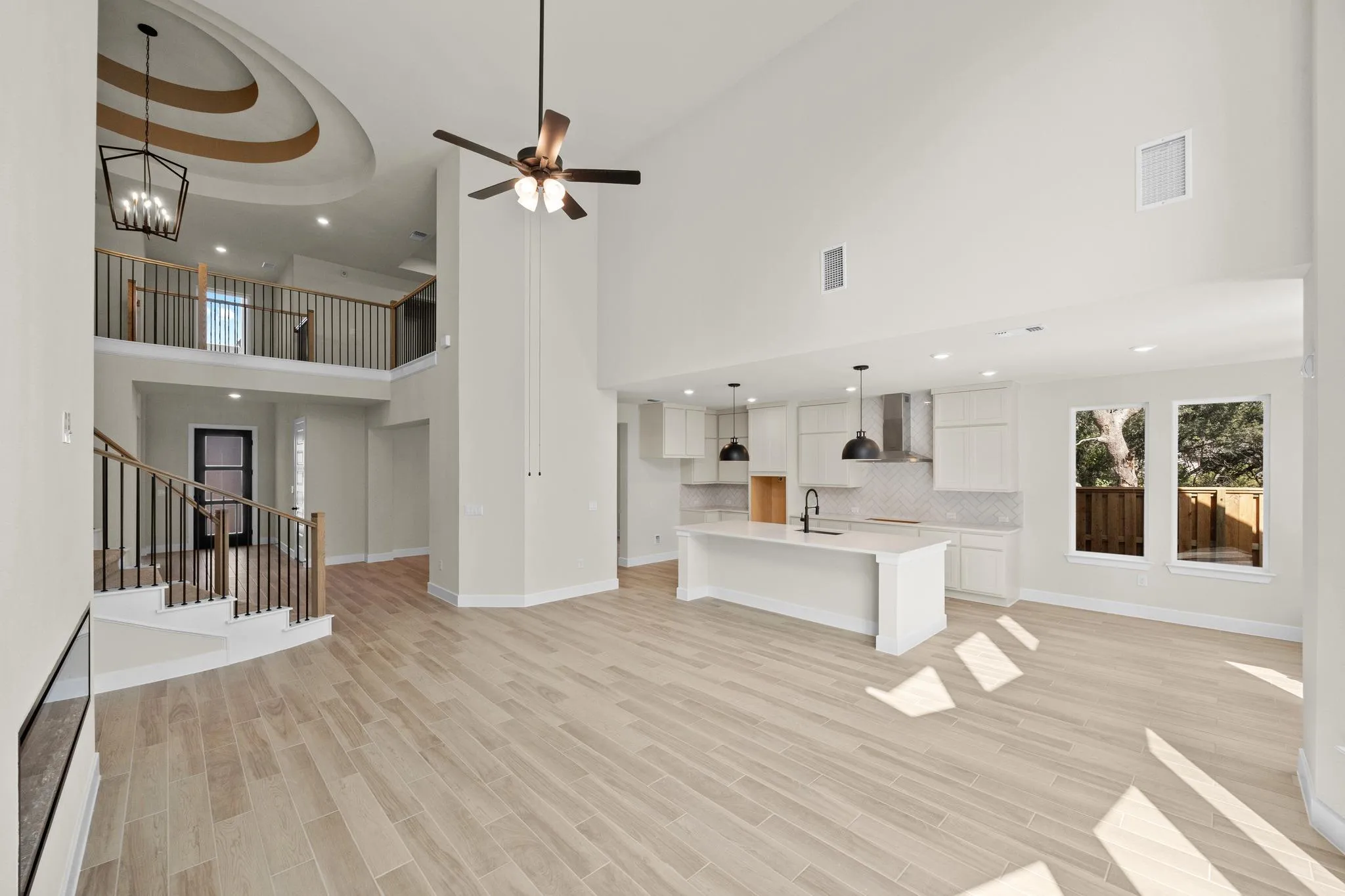 Photo 4 of 121 PACKHORSE LN