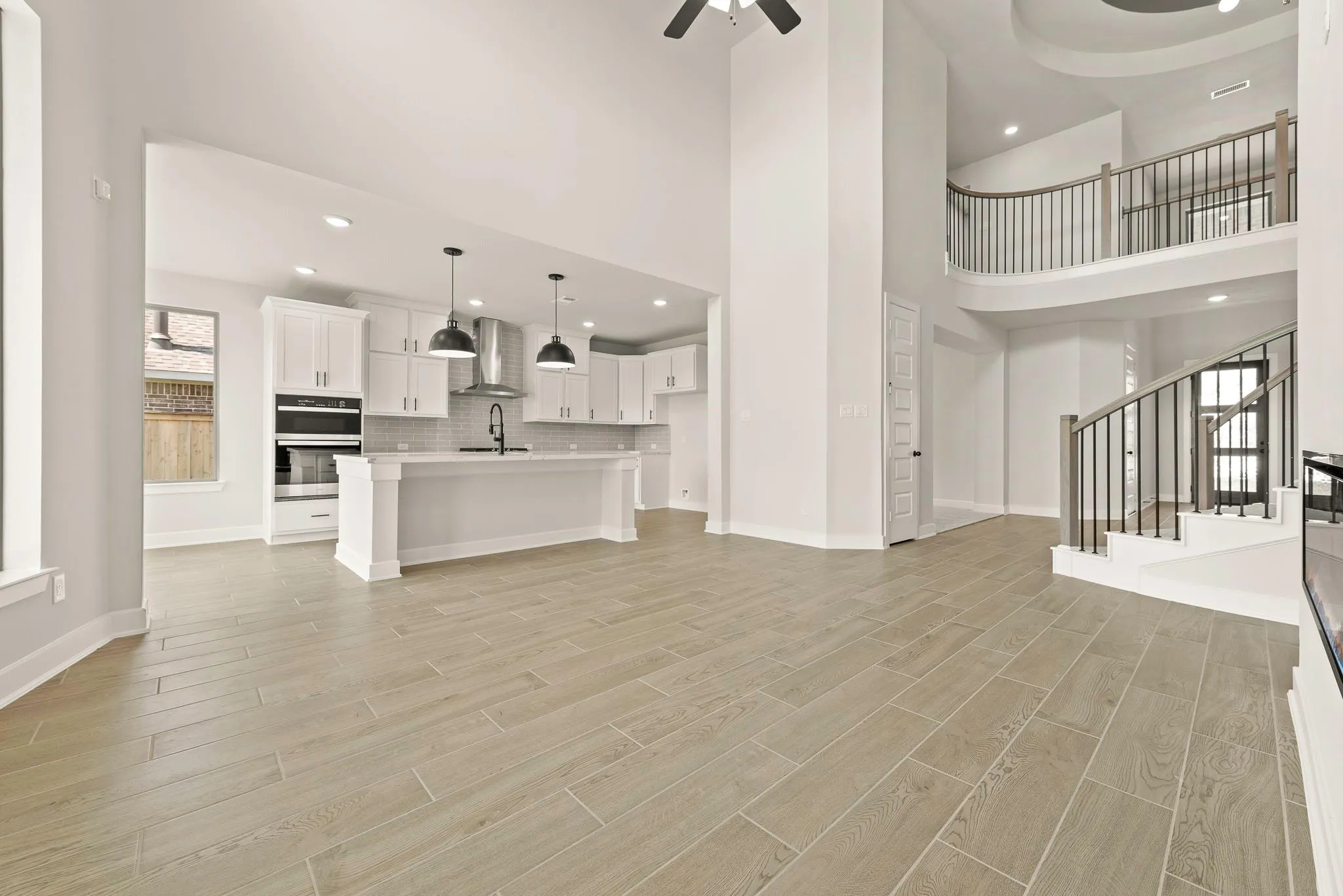 Photo 4 of 121 PACKHORSE LN