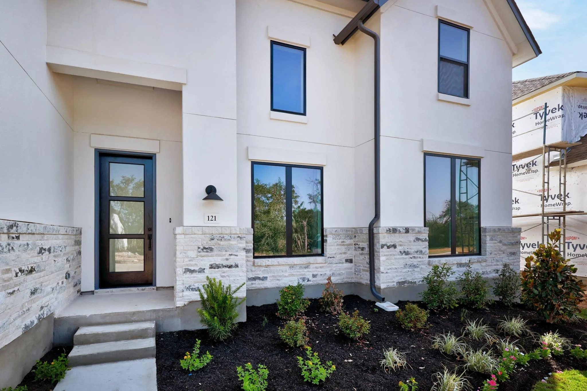 Photo 2 of 121 PACKHORSE LN
